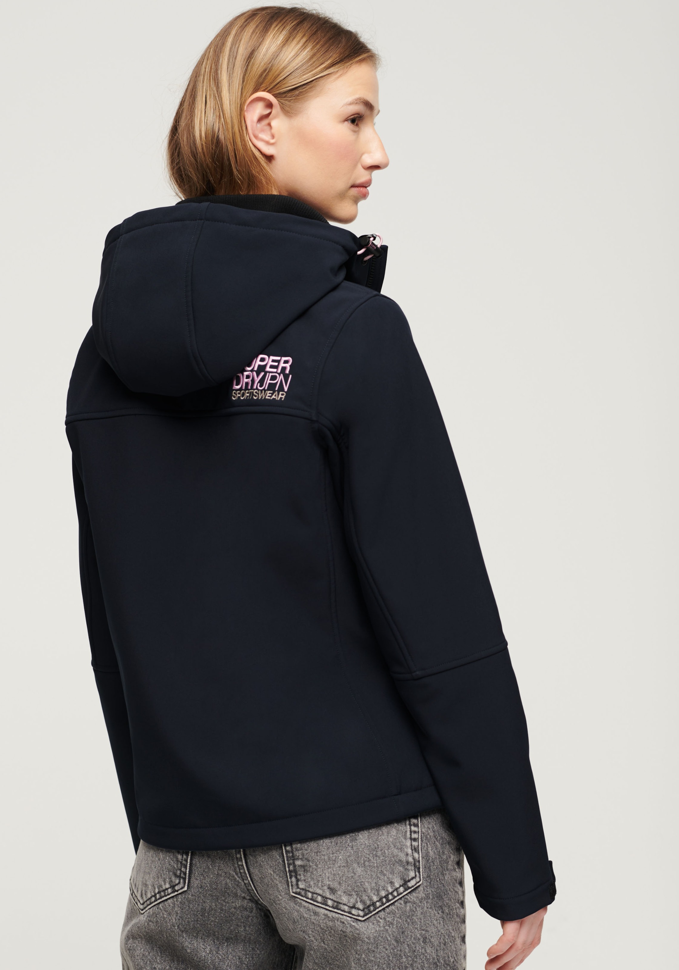 Superdry Softshelljacke "SU-HOODED SOFTSHELL JACKET", mit Kapuze günstig online kaufen