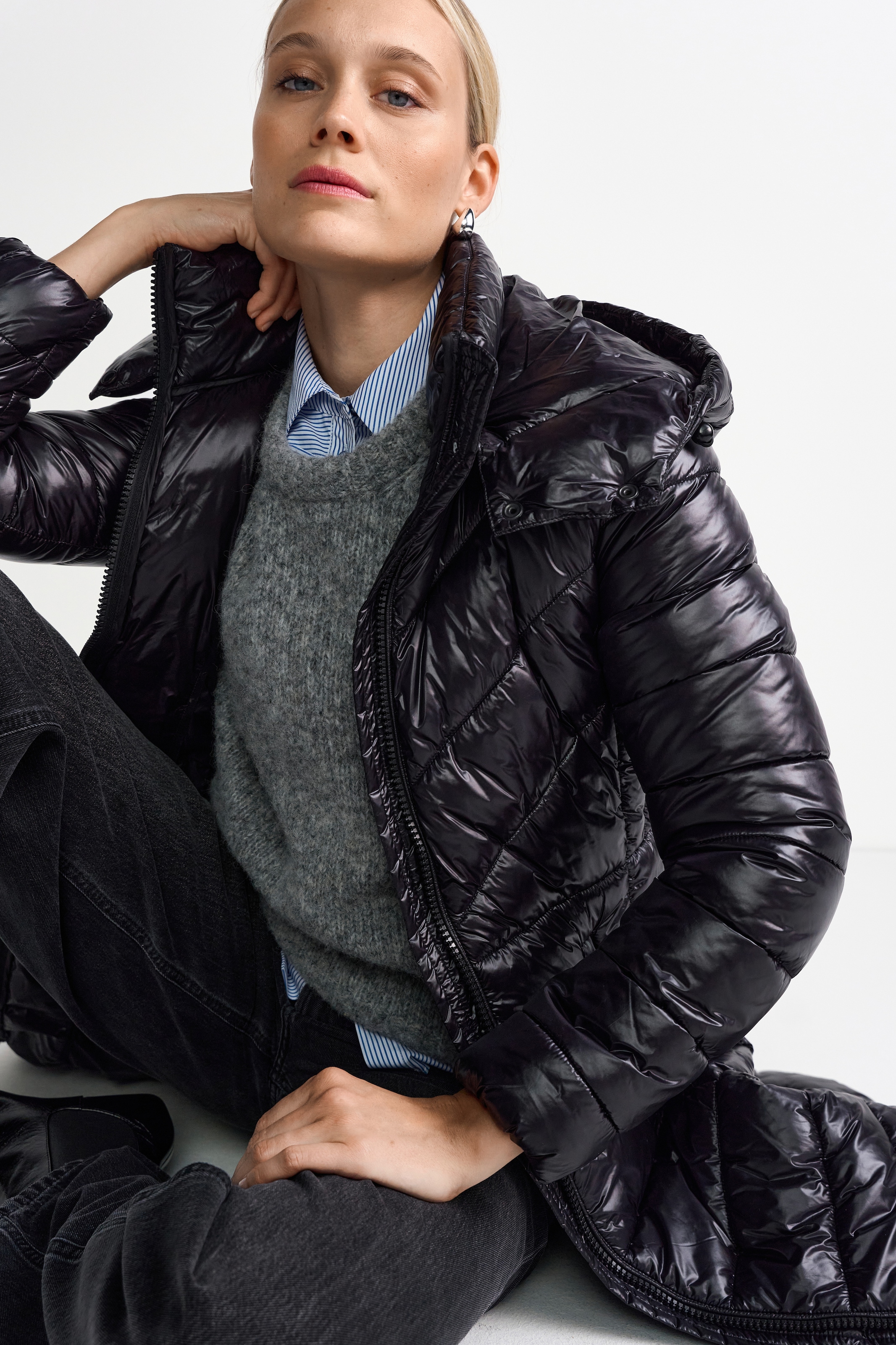 RICHROYAL Steppmantel, mit glänzenden Finish, slim fit, mit Reißverschlüssen an den Seiten