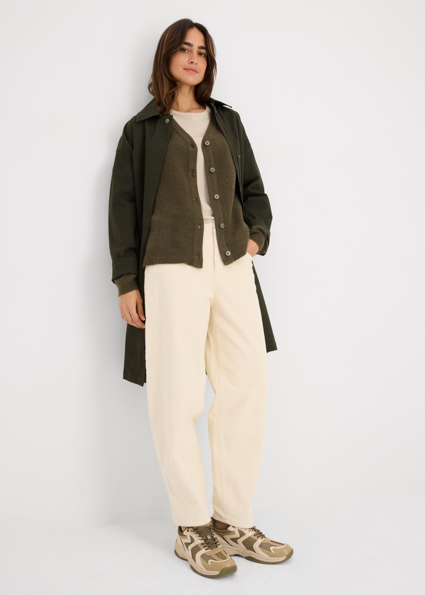 bonprix Strickjacke mit Knöpfen, bequeme Passform, im Casual-Stil