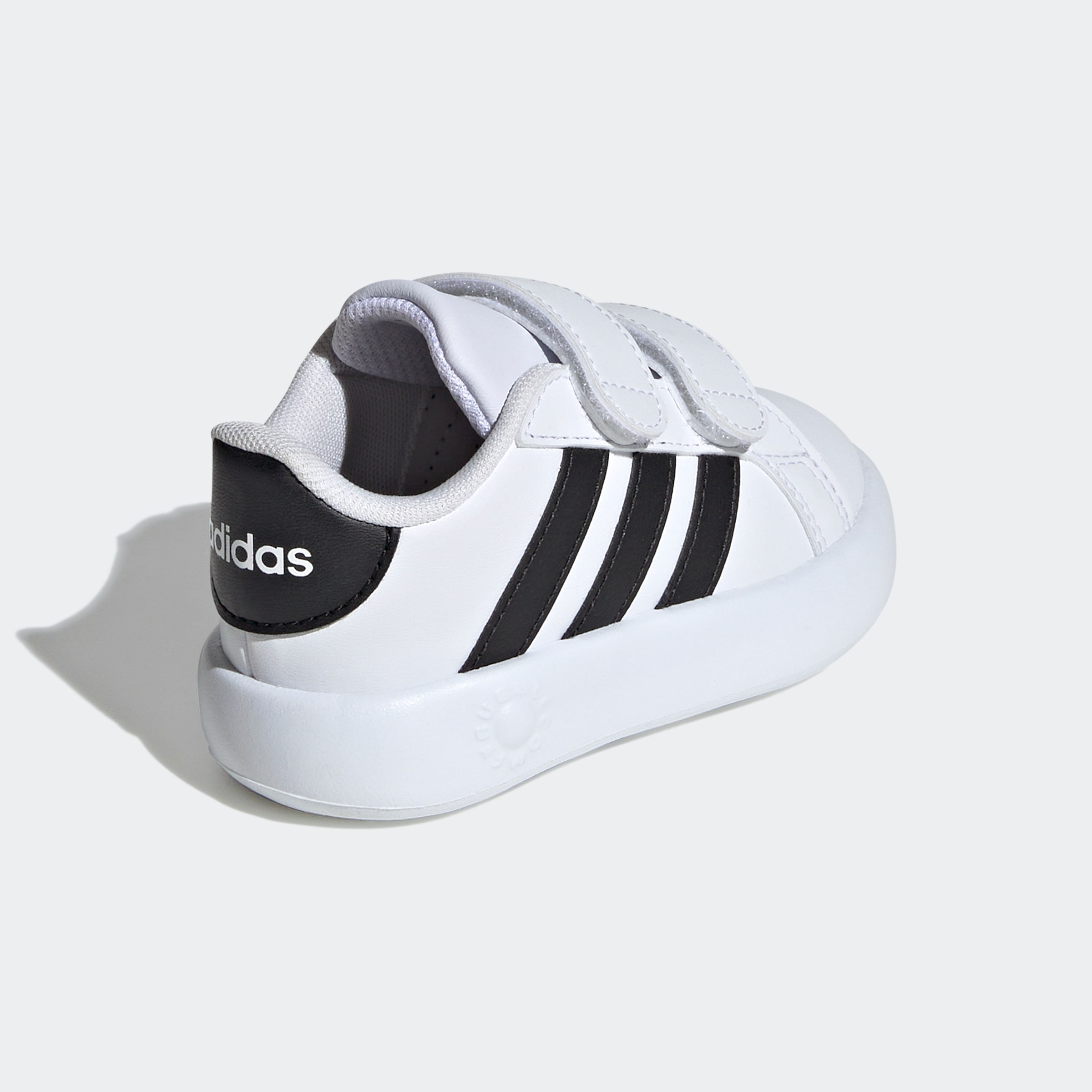 adidas Sportswear Klettschuh »GRAND COURT 2.0 KIDS«, Design auf den Spuren des adidas Superstar, für Kinder