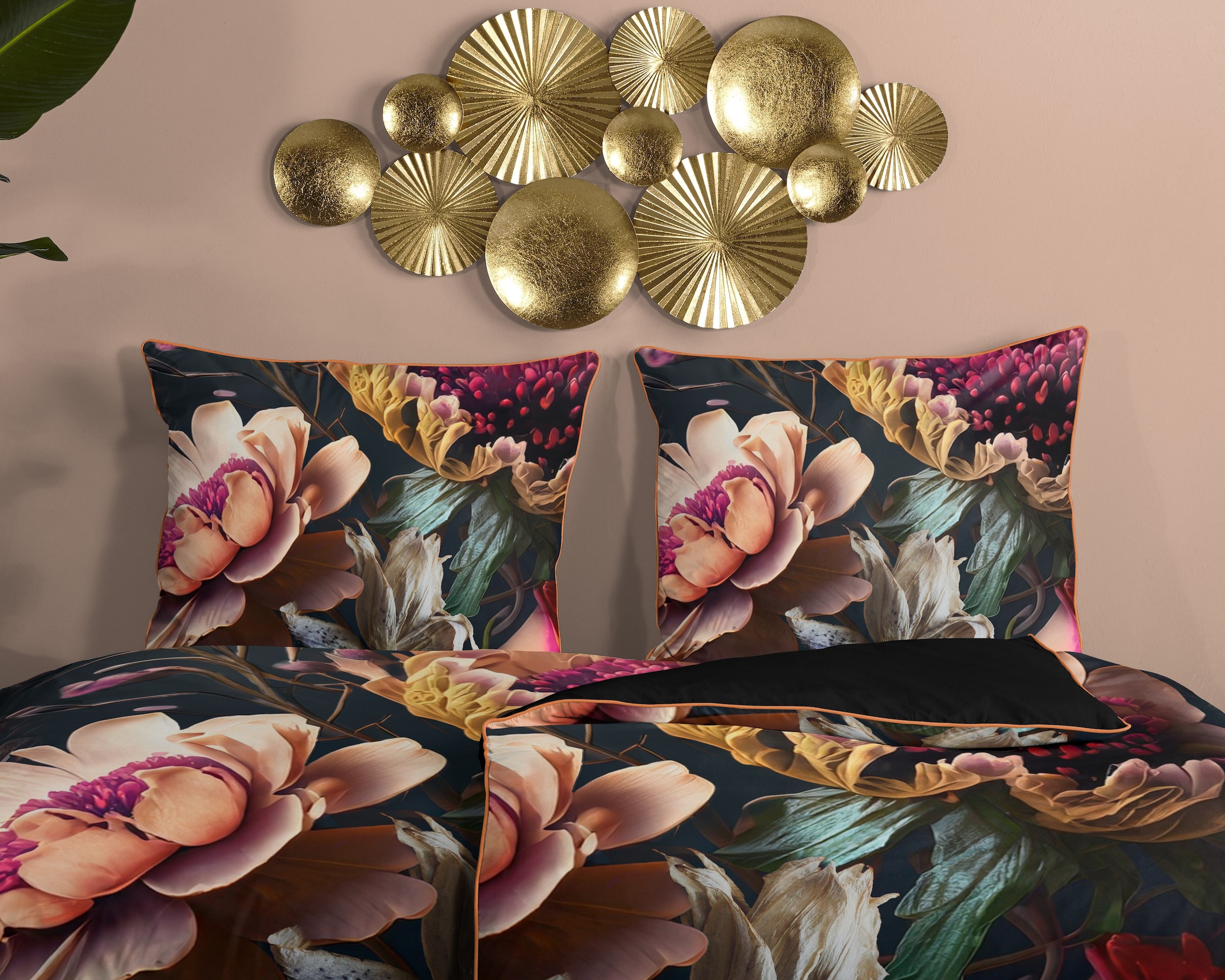 Descanso Wendebettwäsche »Straizo« 2 Stk. tlg. Satin, Reißverschluss, Paspel, Biese, Wende, Luxe, Blume, Anthrazit