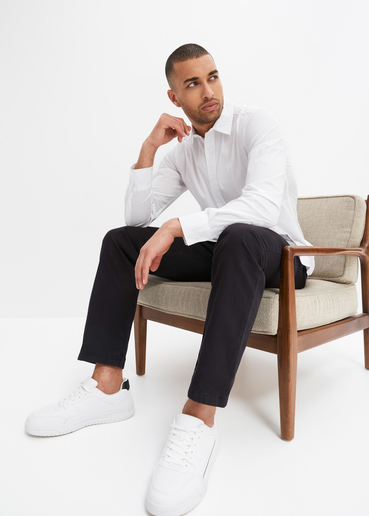 bonprix Langarmhemd schmale Passform, aus Baumwolle, Polyamid und Elasthan, Kentkragen