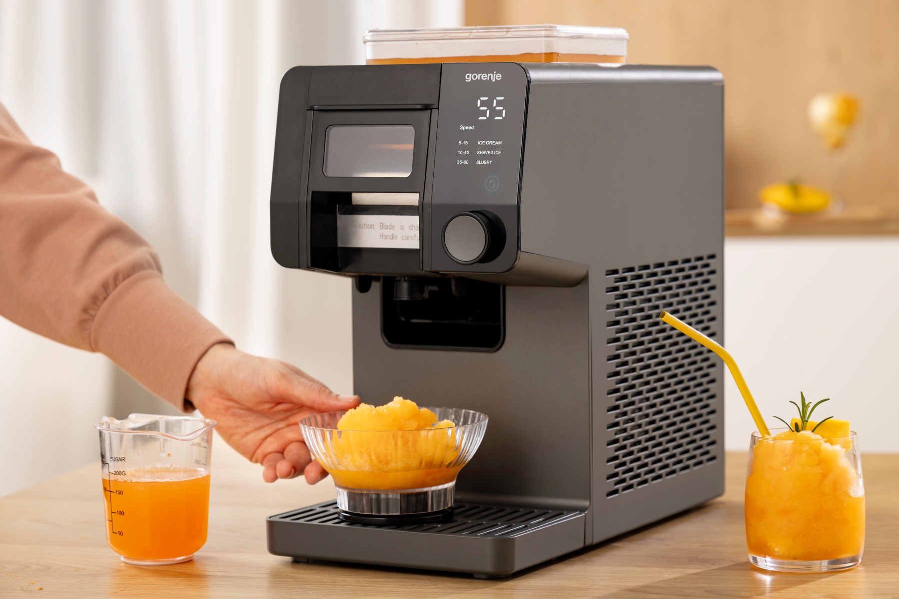 GORENJE Eismaschine »GIICM - 3in1 Instant Eismaschine« 200 W Eis & Slushy in 90 Sek., 1 L, Selbstreinigungsfunktion, max. 35kg/Tag