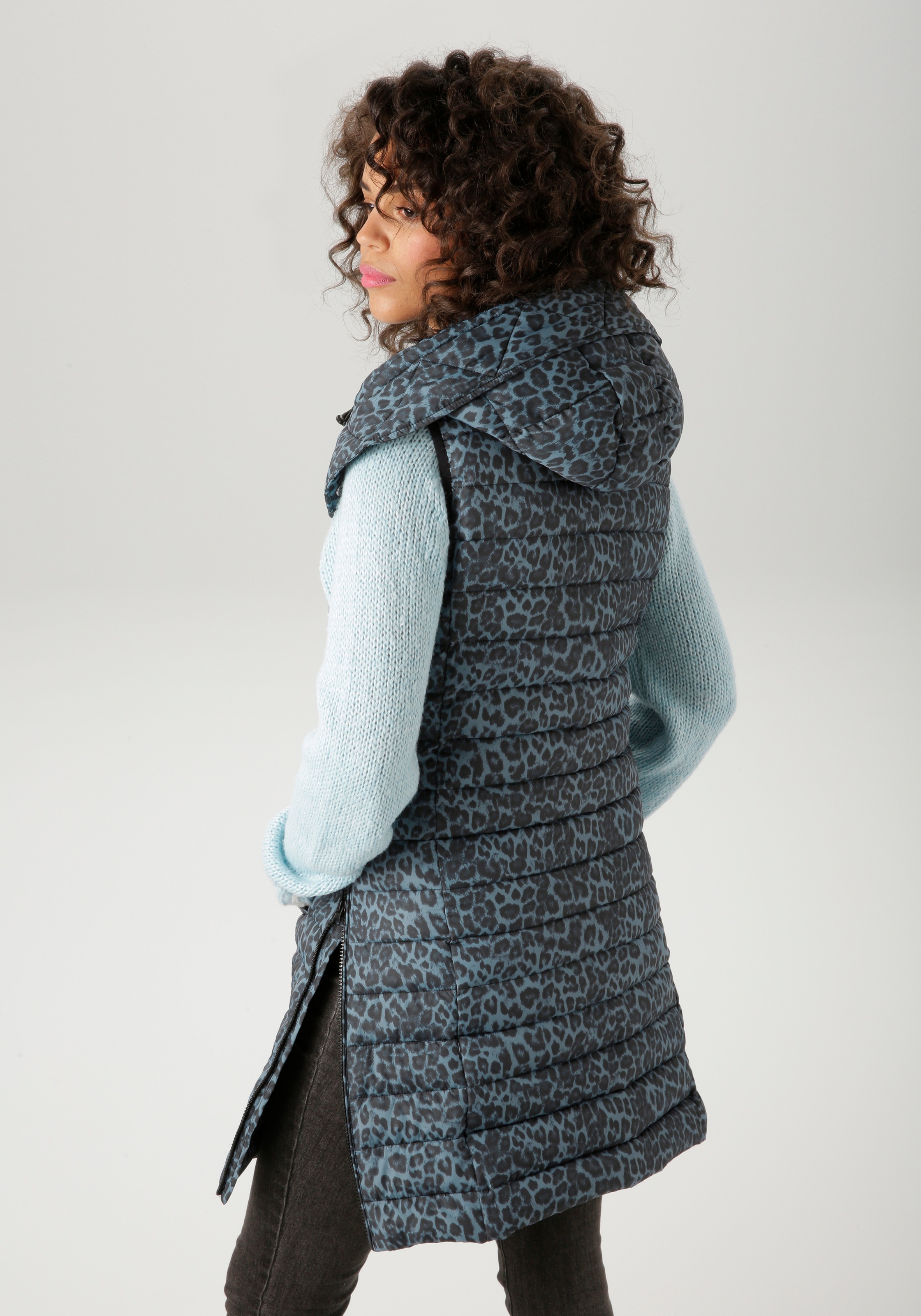 Aniston CASUAL Steppweste im extravaganten Leo-Muster günstig online kaufen