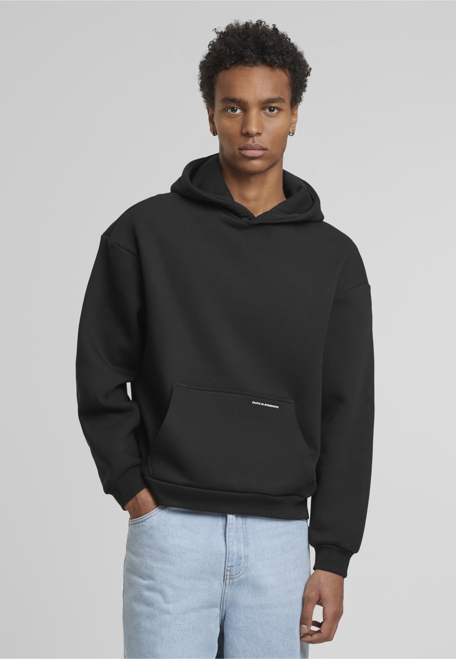 Upscale by Mister Tee Kapuzenpullover »Upscale by Mister Tee Faith Is Strength Fluffy Hoody« 1 Stk.