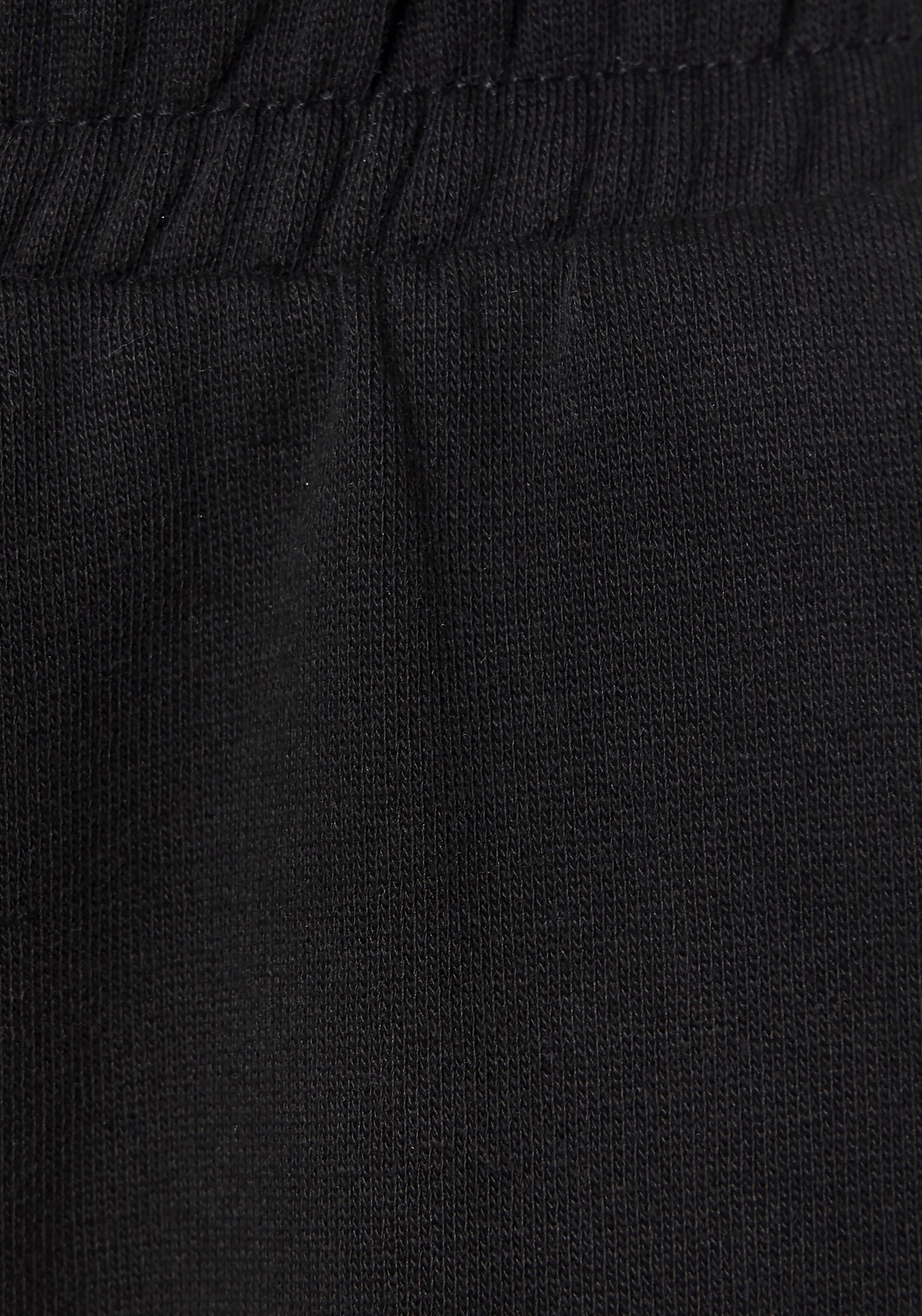 Buffalo Sweatshorts, Loungeshorts mit seitlichen Taschen und kleinem Print, Loungewear