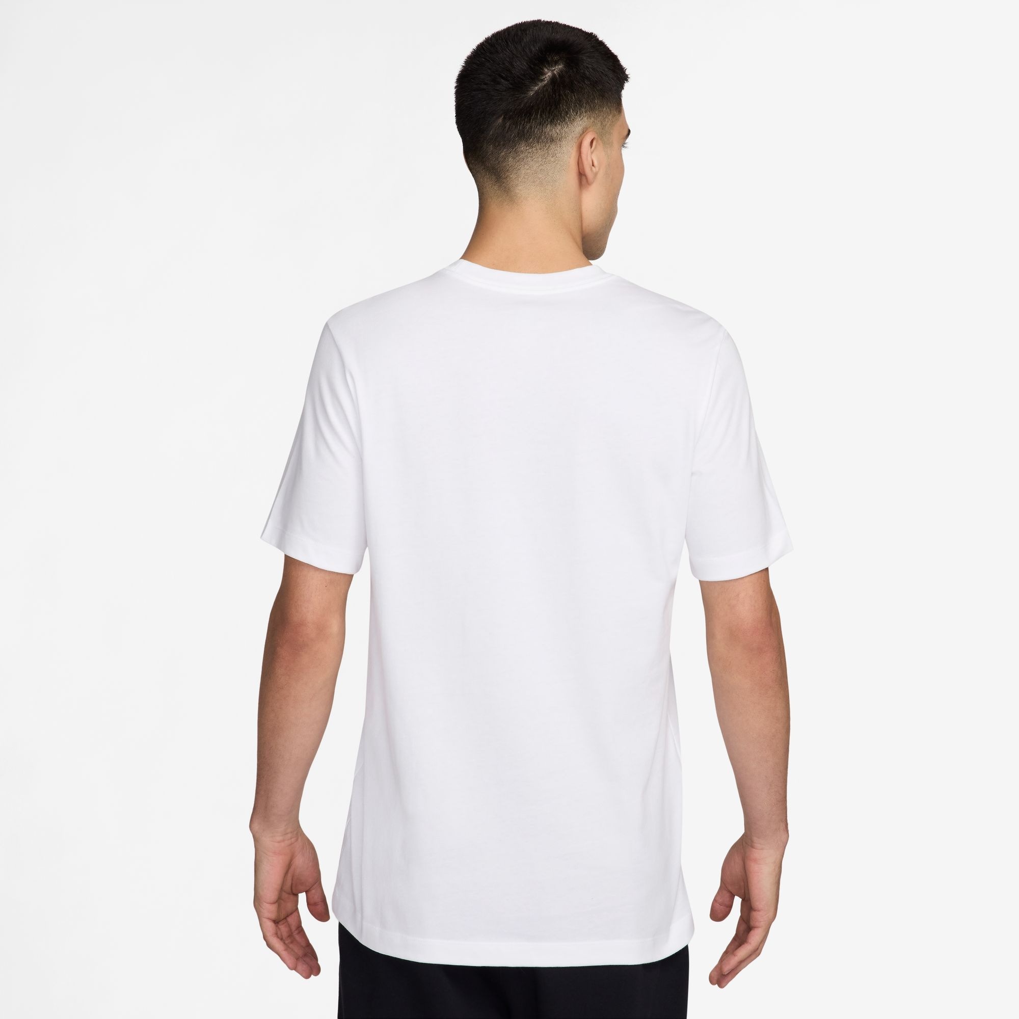 Nike T-Shirt »U NSW TEE STD CELEBRATE BRAND« für Erwachsene, sportlicher Stil, für Freizeit und Aktivitäten