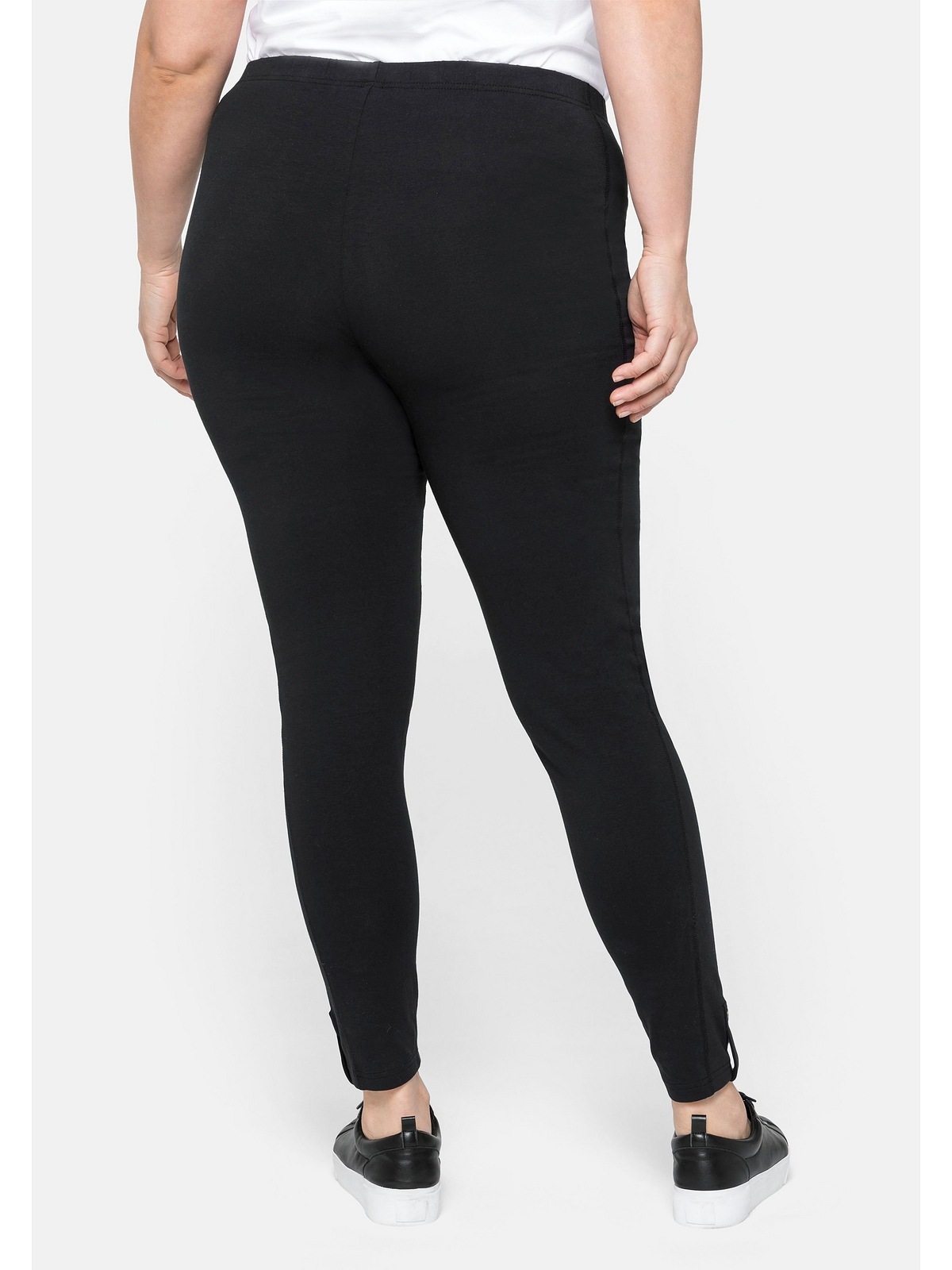 Sheego Leggings »Große Größen«, in Ankle-Länge, mit Knopfdetail am Saum