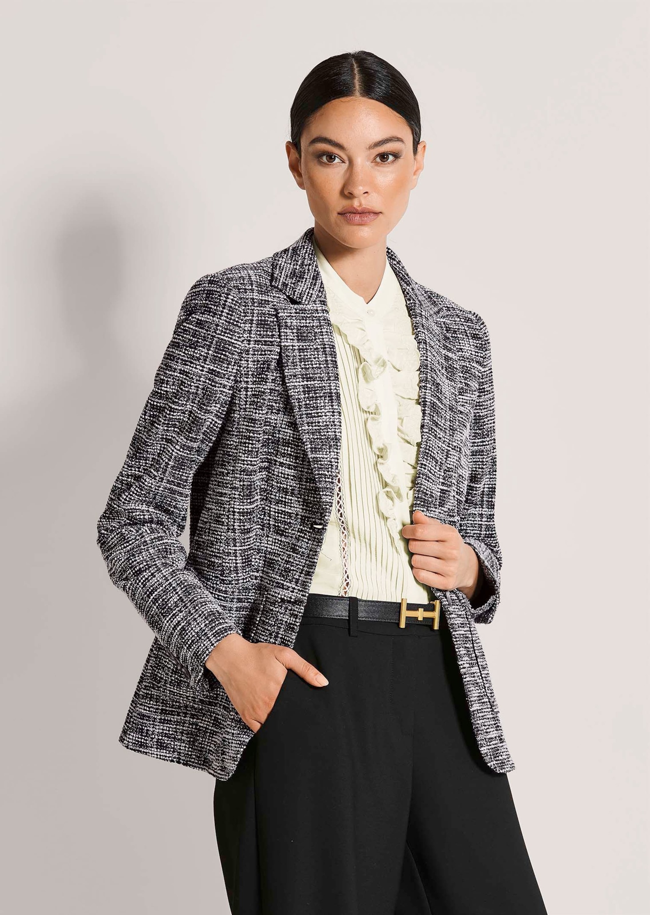MADELEINE Tweed Jersey Blazer Black/White Size 46 2