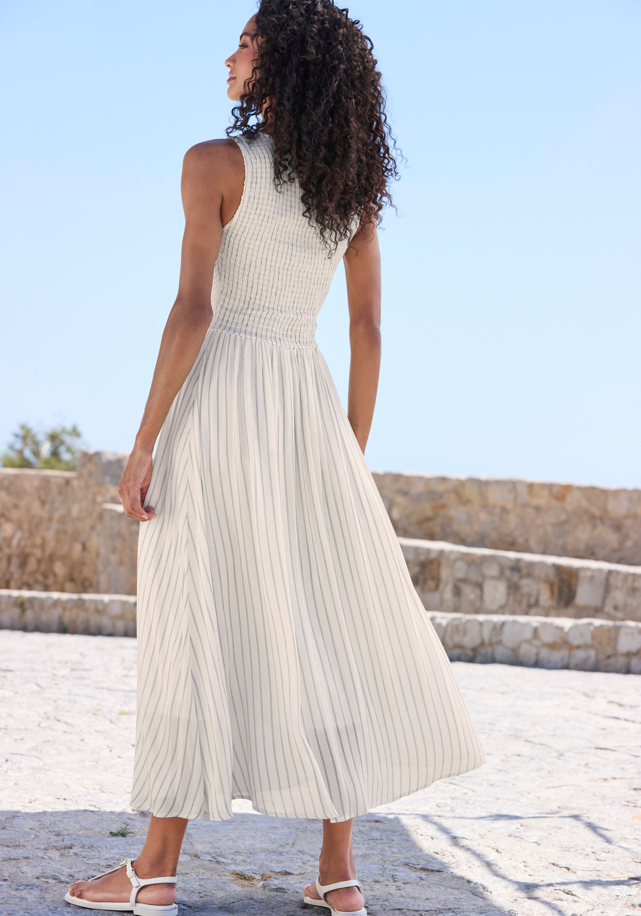 LASCANA Midikleid »mit gesmoktem Oberteil und Streifenmuster« Ohne Taschen Ärmelloses Sommerkleid, elegantes Streifenkleid, Webkleid  aus Viskose