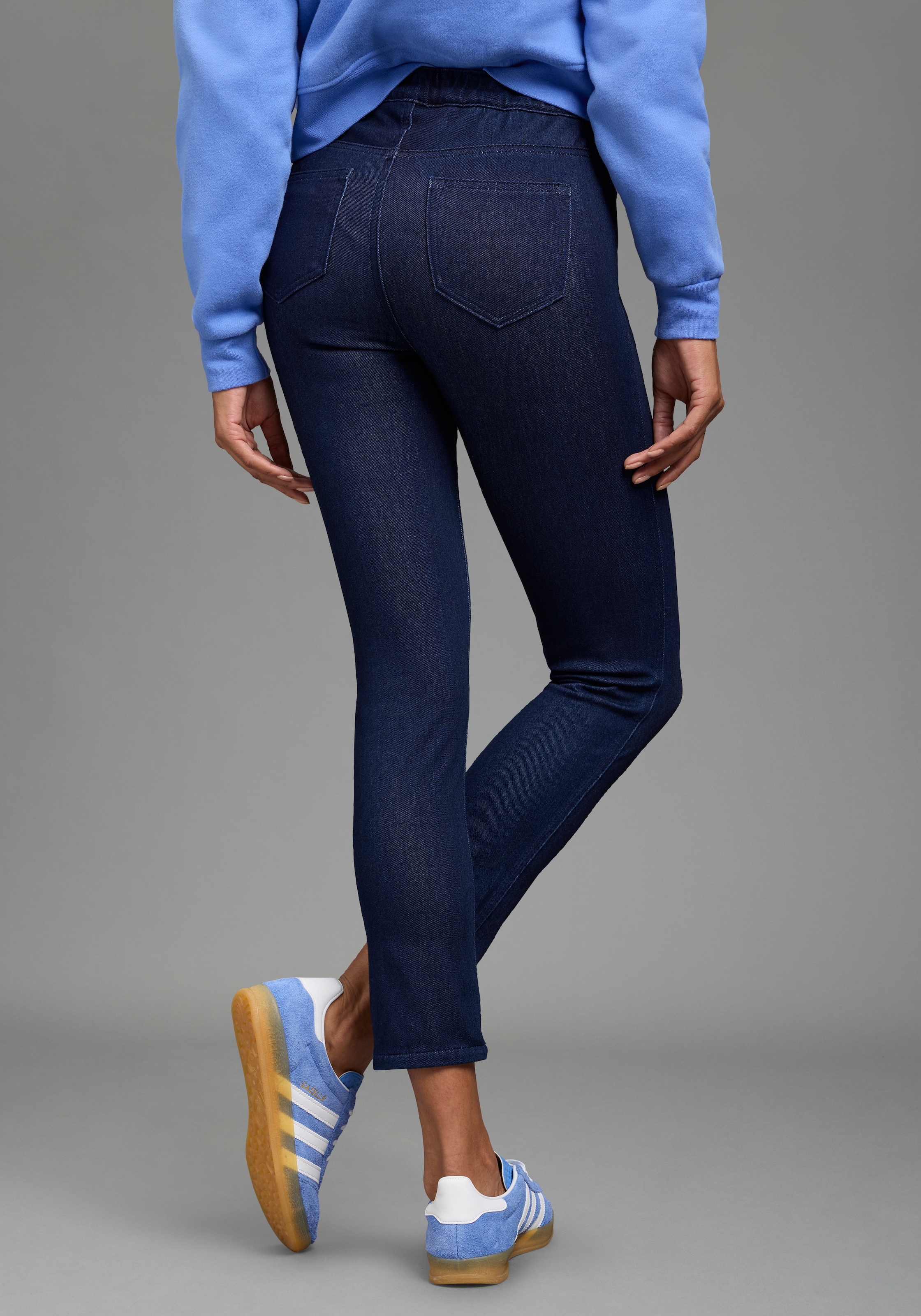 Arizona Jeansjeggings »im 4 Way Stretch, Quer- und Längselastisch, 7/8« extra-enger Skinny-Fit, normale Leibhöhe, 7/8-Länge