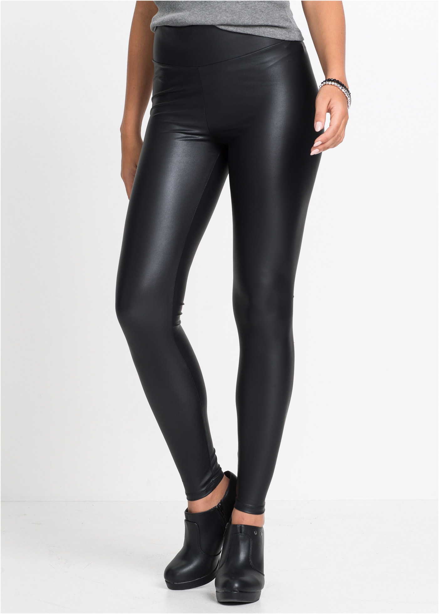 bonprix Lederimitathose aus beschichtetem elastischem Lederimitat, Skinny Fit, Kurzgröße