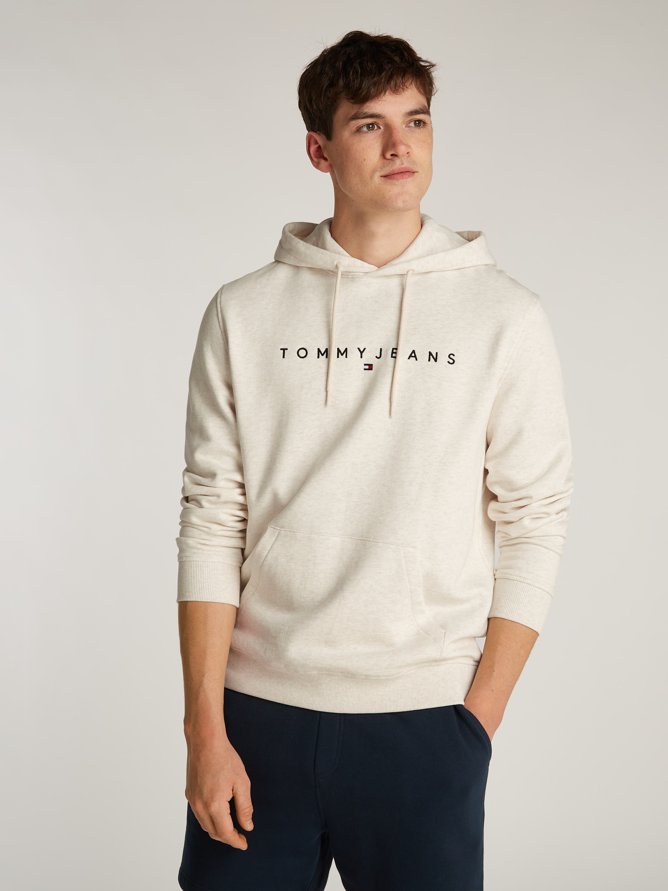 Tommy Jeans Hoodie "TJM REG LINEAR LOGO HOODIE EXT", mit Logo-Stickerei günstig online kaufen