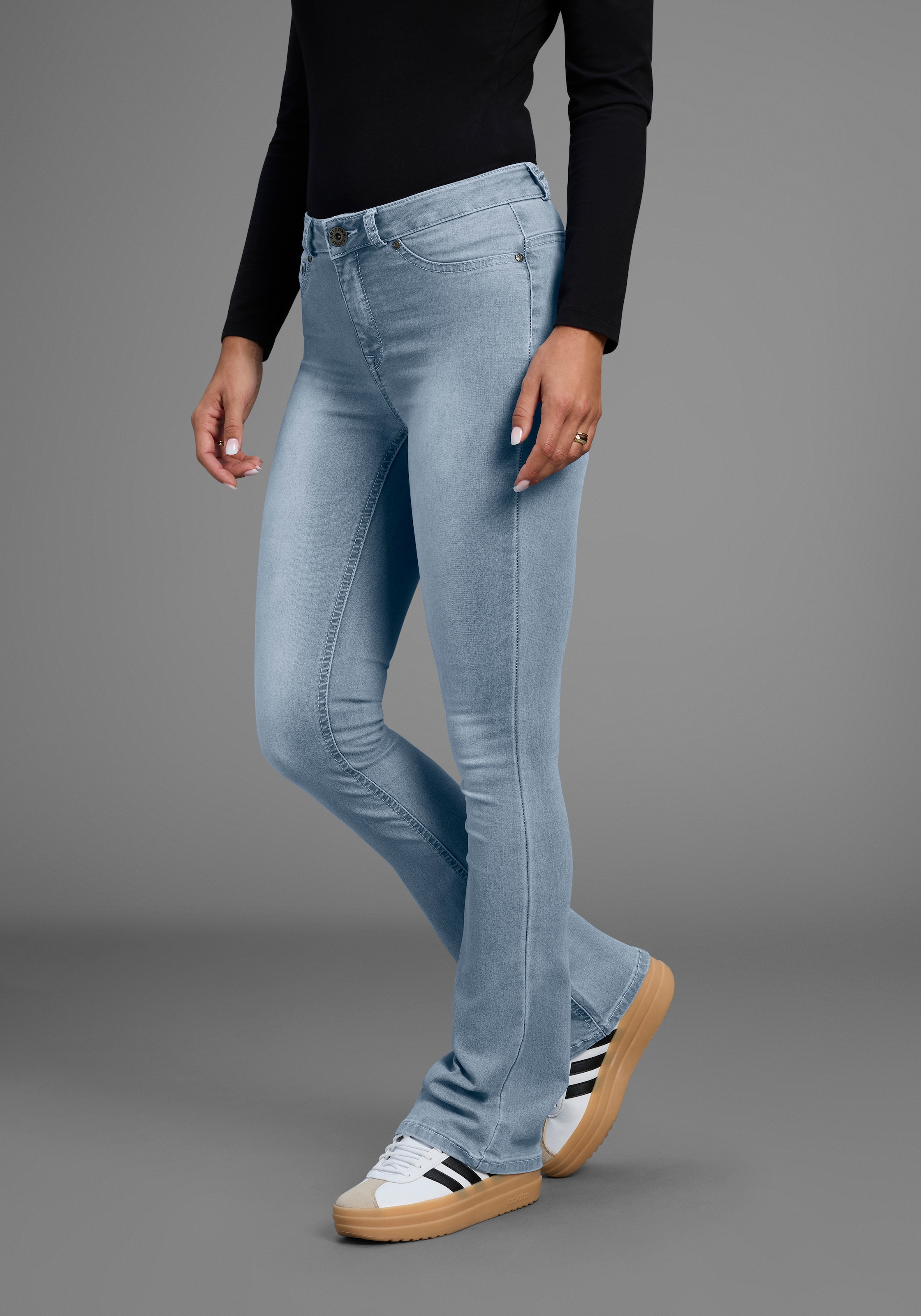 Bootcut-Jeans ARIZONA "Ultra Stretch", Damen, Gr. 44, N-Gr, blau (bleached), Denim/Jeans, Obermaterial: 63% Baumwolle, 32% Polyester, 5% Elasthan, eng lang, Jeans, ausgestellte Beinform, Used-Waschung, hohe Leibhöhe, Topseller
