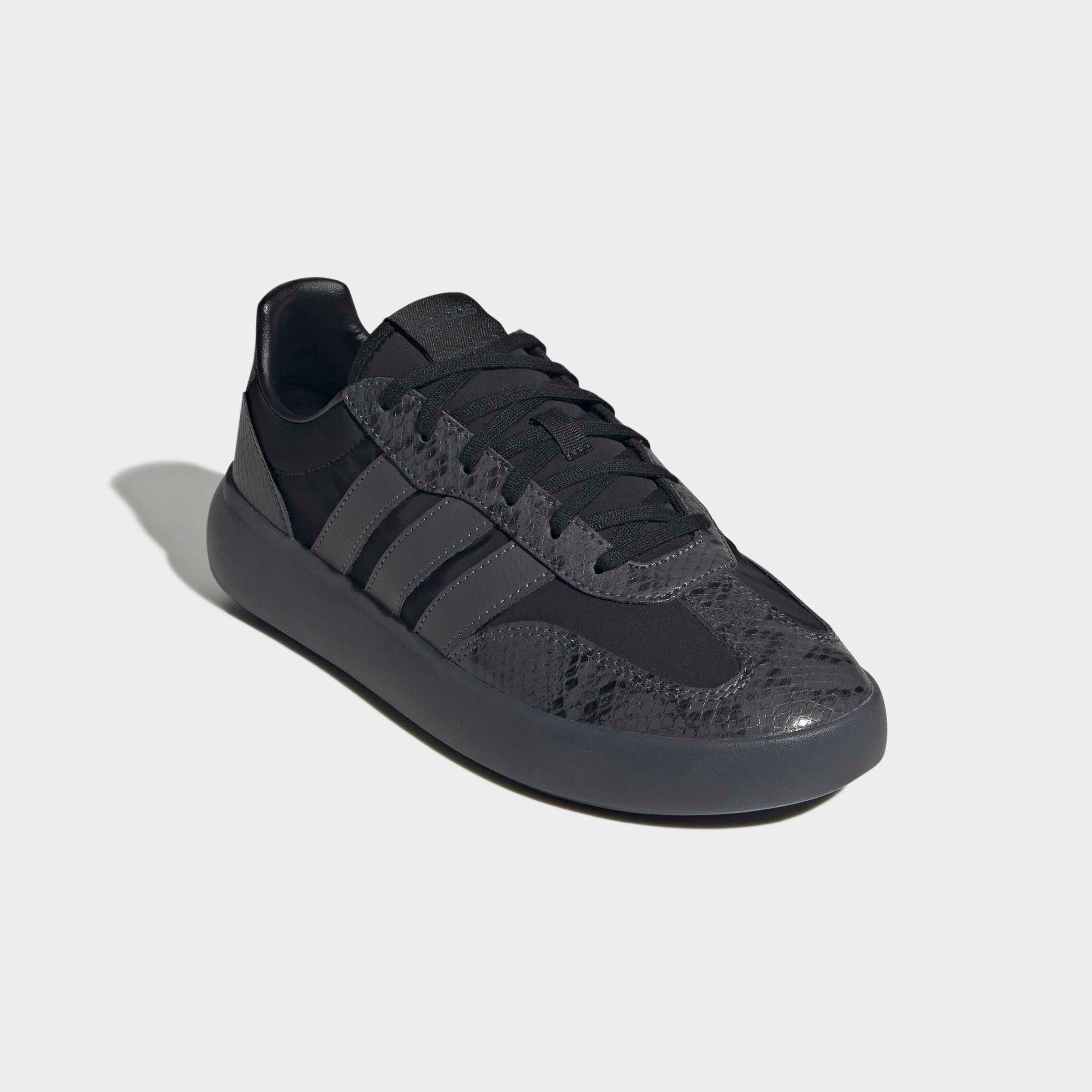 adidas Sportswear Sneaker "BARREDA DECODE" inspiriert vom Design des adidas handball spezial
