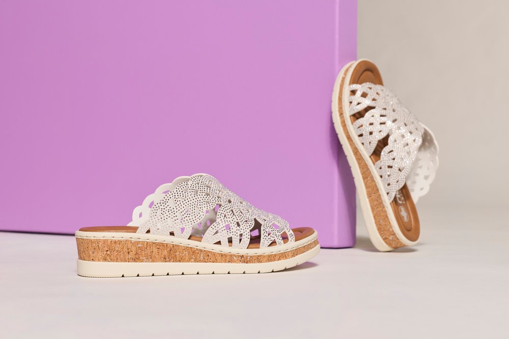 Rieker Pantolette  Sommerschuh, Hausschuh, Keilabsatz, mit Glitzersteine