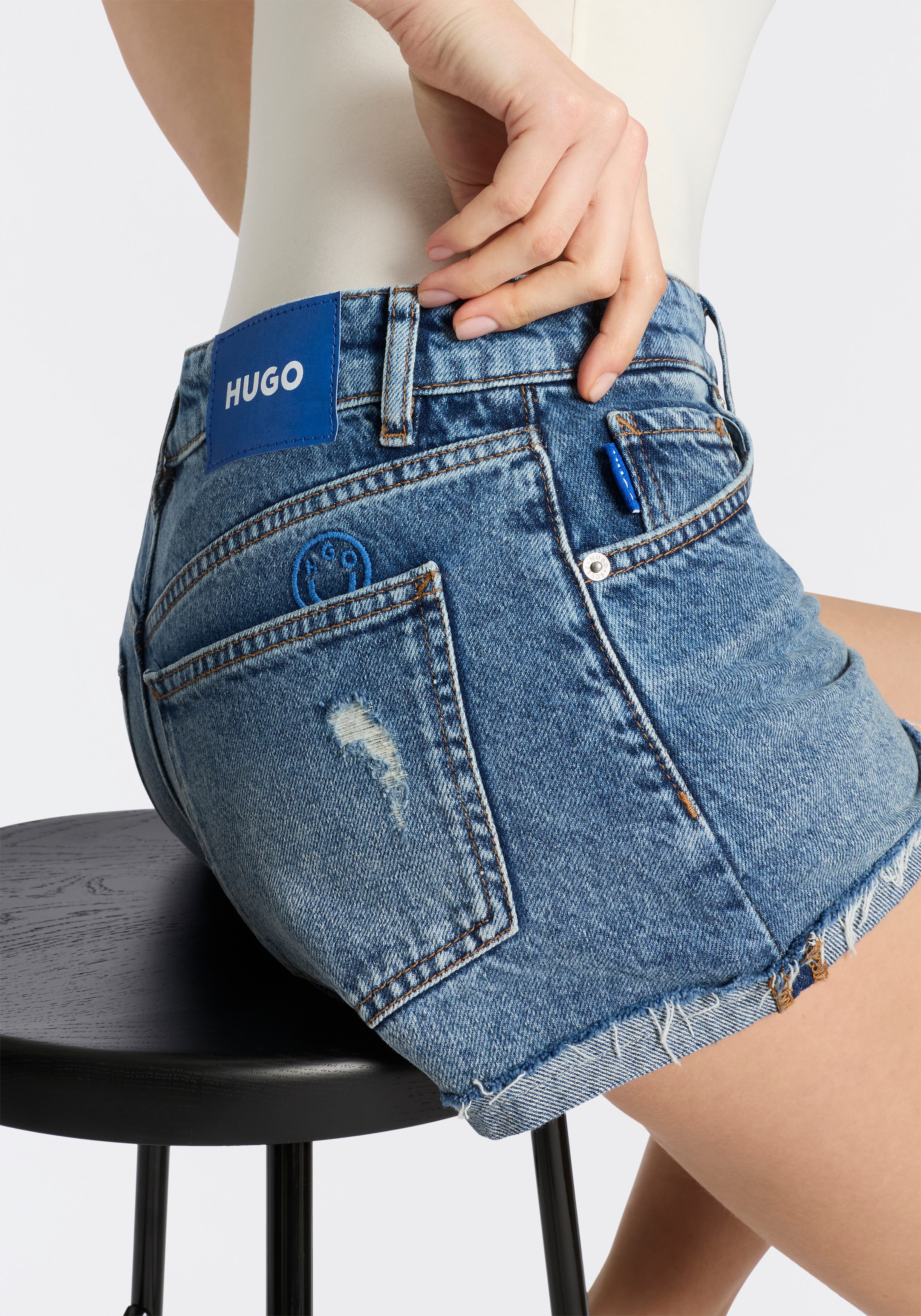 Thumbnail - HUGO Blue Jeansshorts "Galimon" Mid Rise, geschnittener Saum