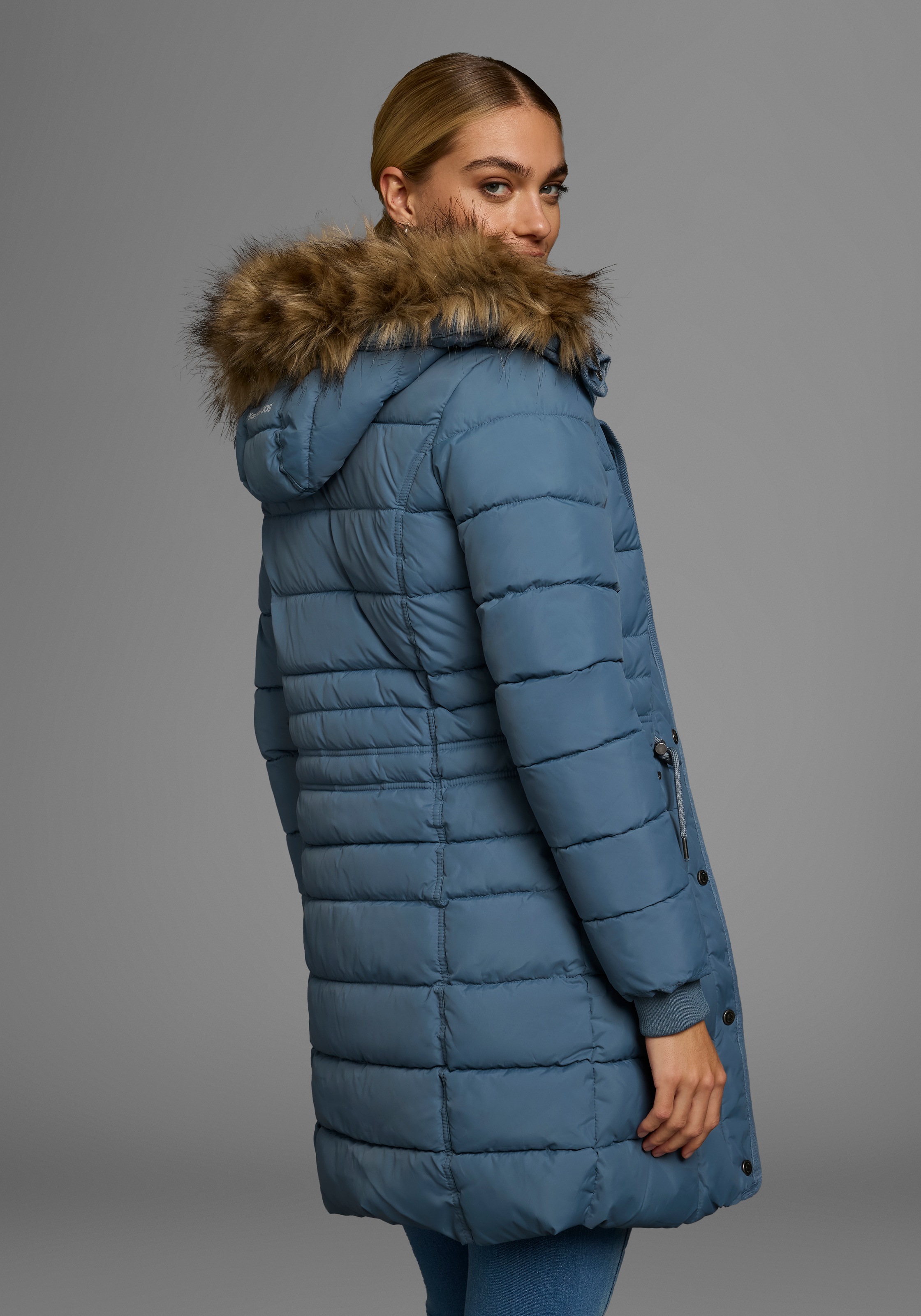 KangaROOS Steppjacke, mit Kapuze, figurbetonter Schnitt, mit Reißverschluss günstig online kaufen