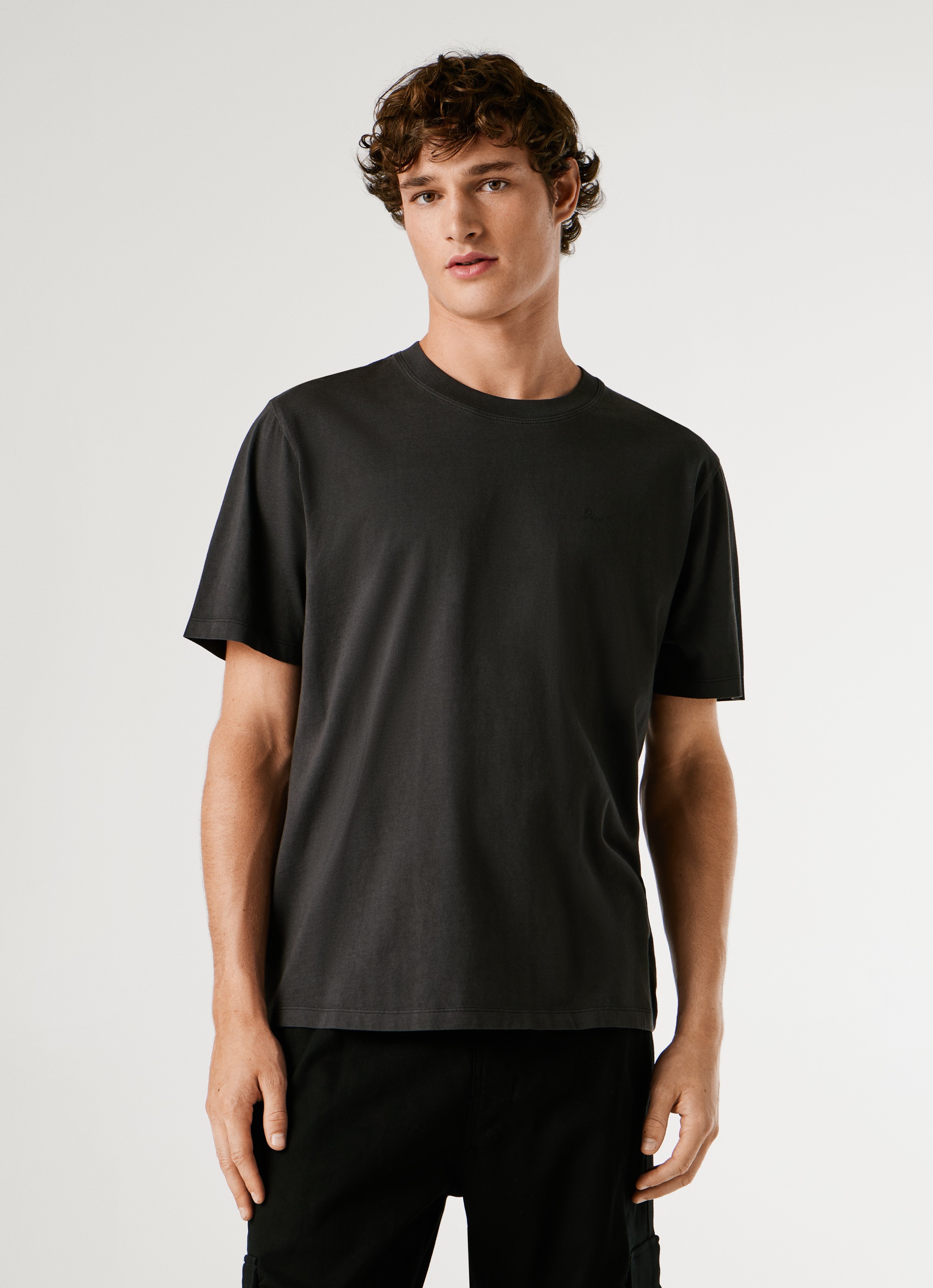 Pepe Jeans T-Shirt "JACKO" mit kleinem Ton-in-Ton Logoschriftzug günstig online kaufen