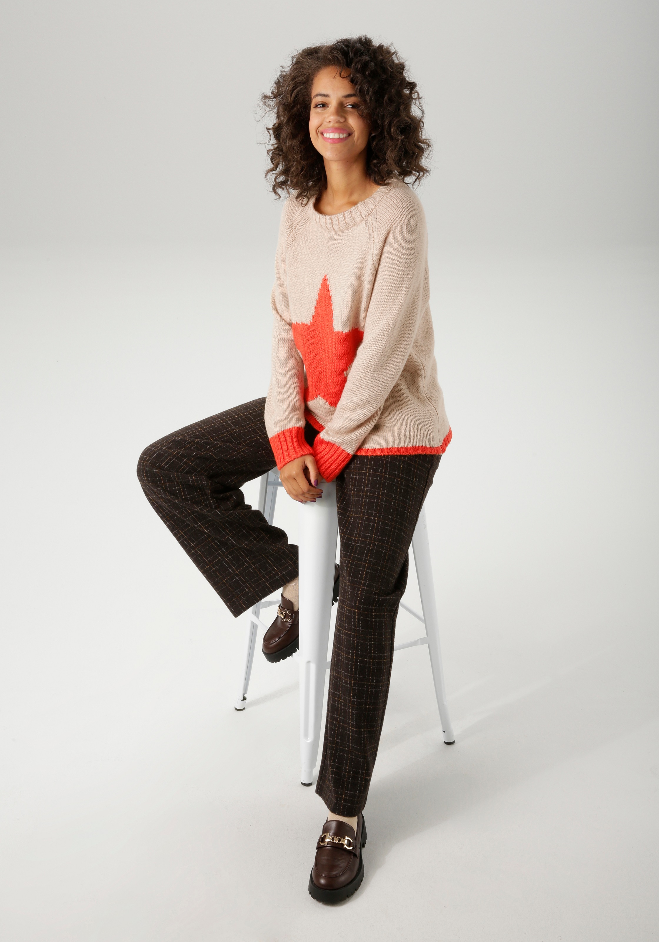 Aniston CASUAL Strickpullover, mit großem Stern im Vorderteil - NEUE KOLLEKTION