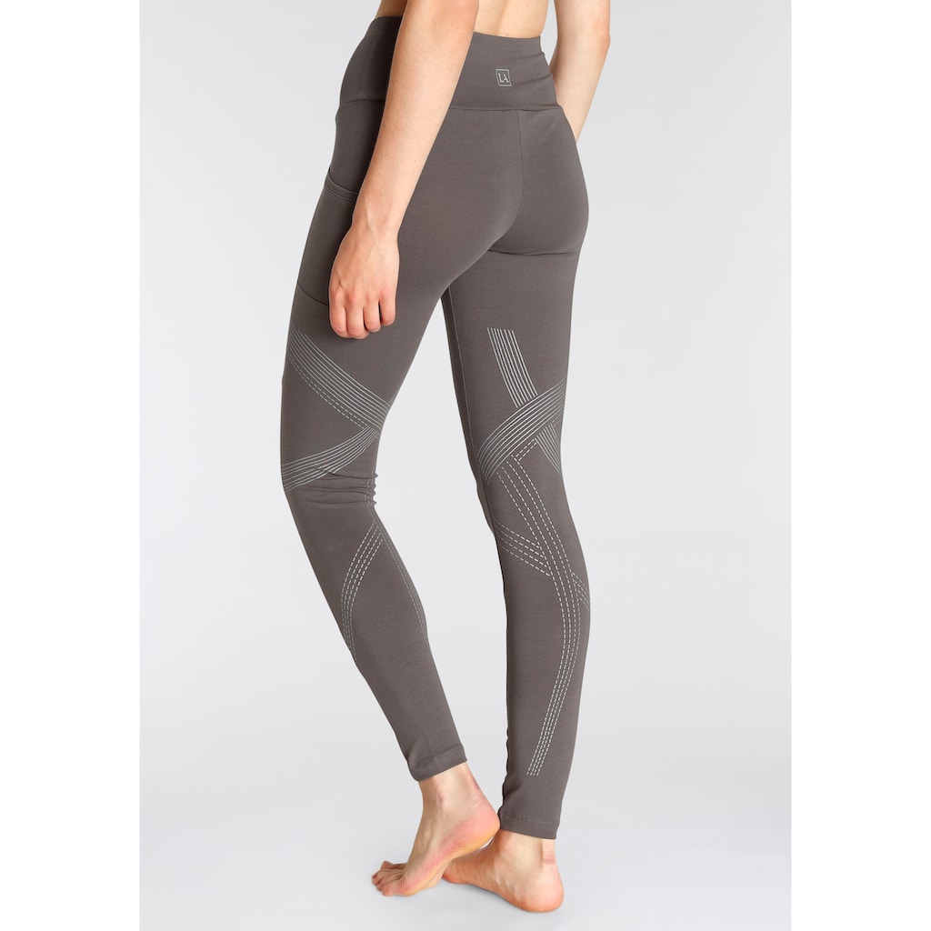 LASCANA ACTIVE Leggings, mit optischen Reflektorprint und Handytasche, Loungewear