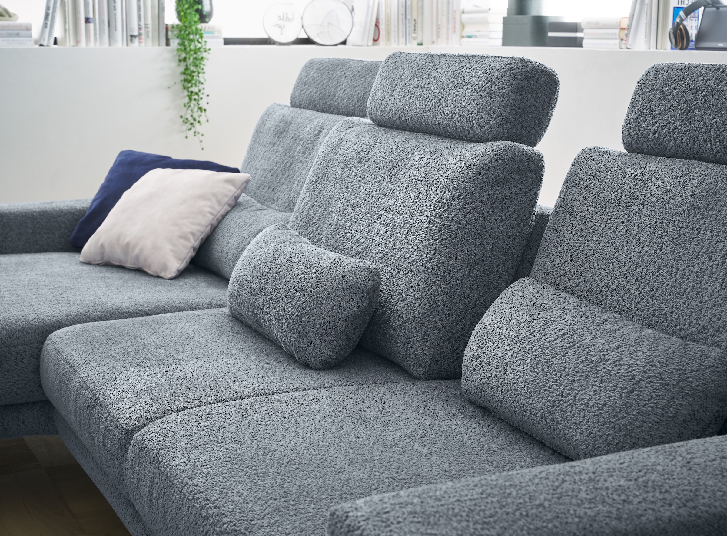 set one by Musterring Ecksofa »SO 3600, inkl motor. Sitztiefenverstellung, Kopfstützen, Nierenkissen«, Sitzhöhe 44 cm, Kaltschaum, Breite 293 x Tiefe 180 cm, Kama blue