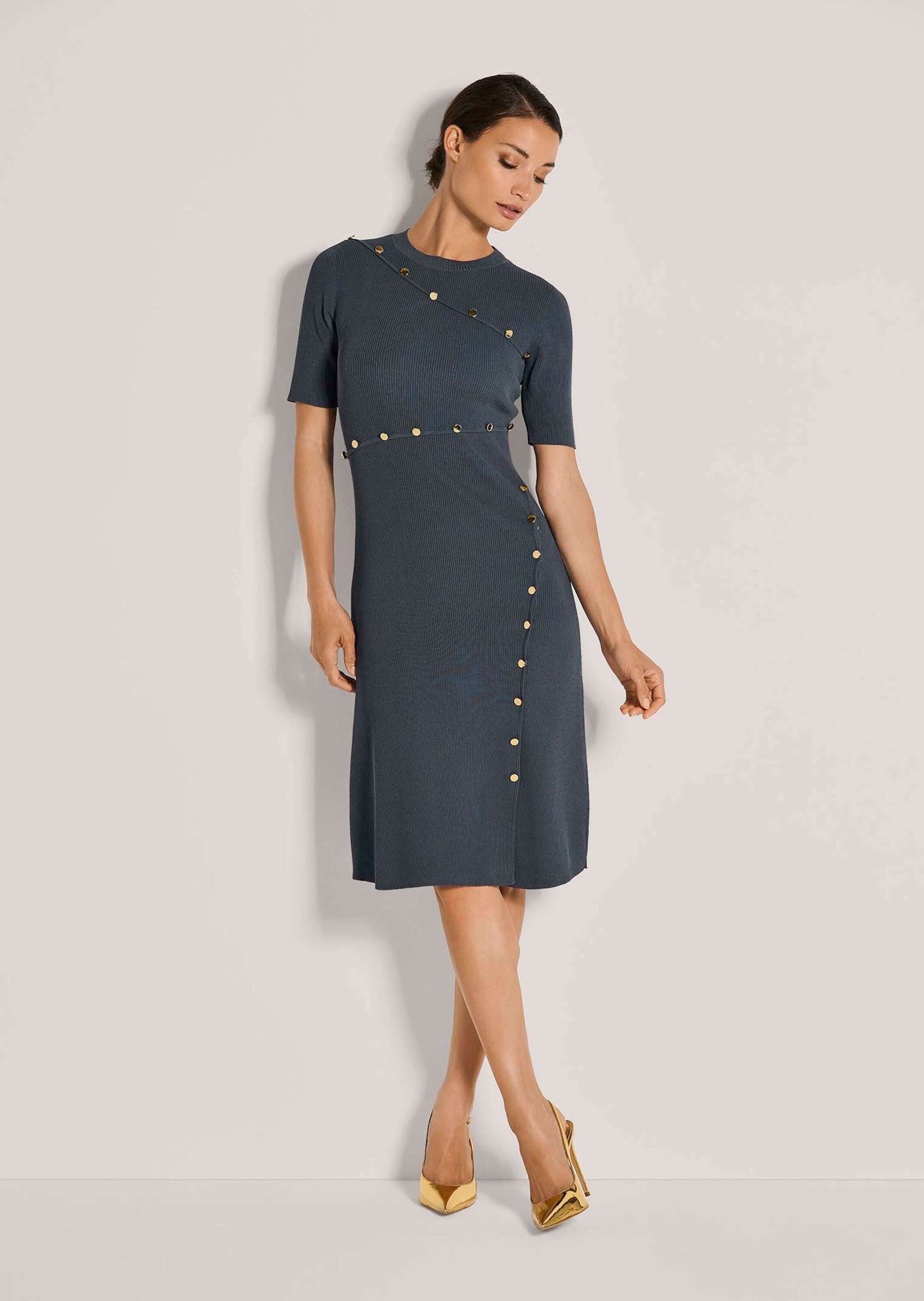 MADELEINE Strickkleid "Strickkleid Elegantes Kleid mit Zierknöpfen" günstig online kaufen