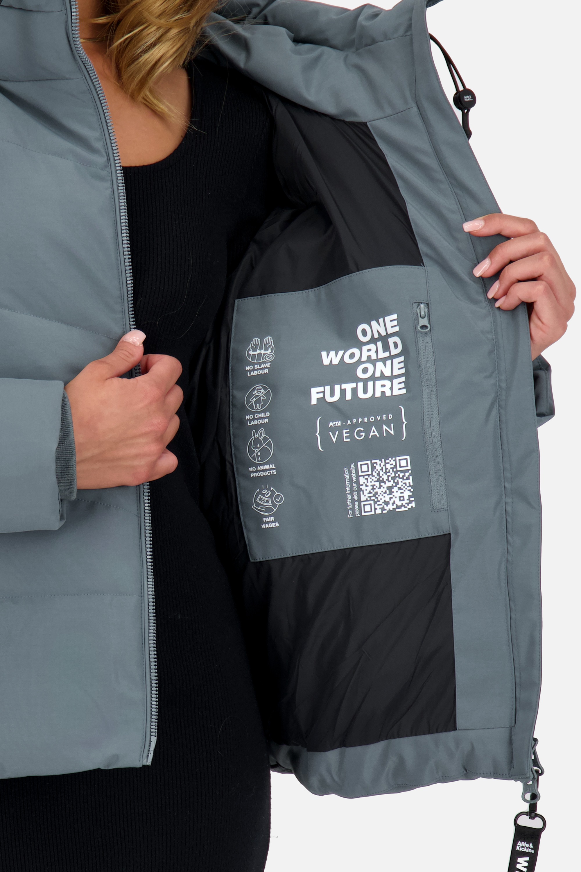 Alife & Kickin Winterjacke »Damen MicaelaAK A«, Kurze warme Jacke mit gefütterten Reißverschlusstaschen und Kapuze