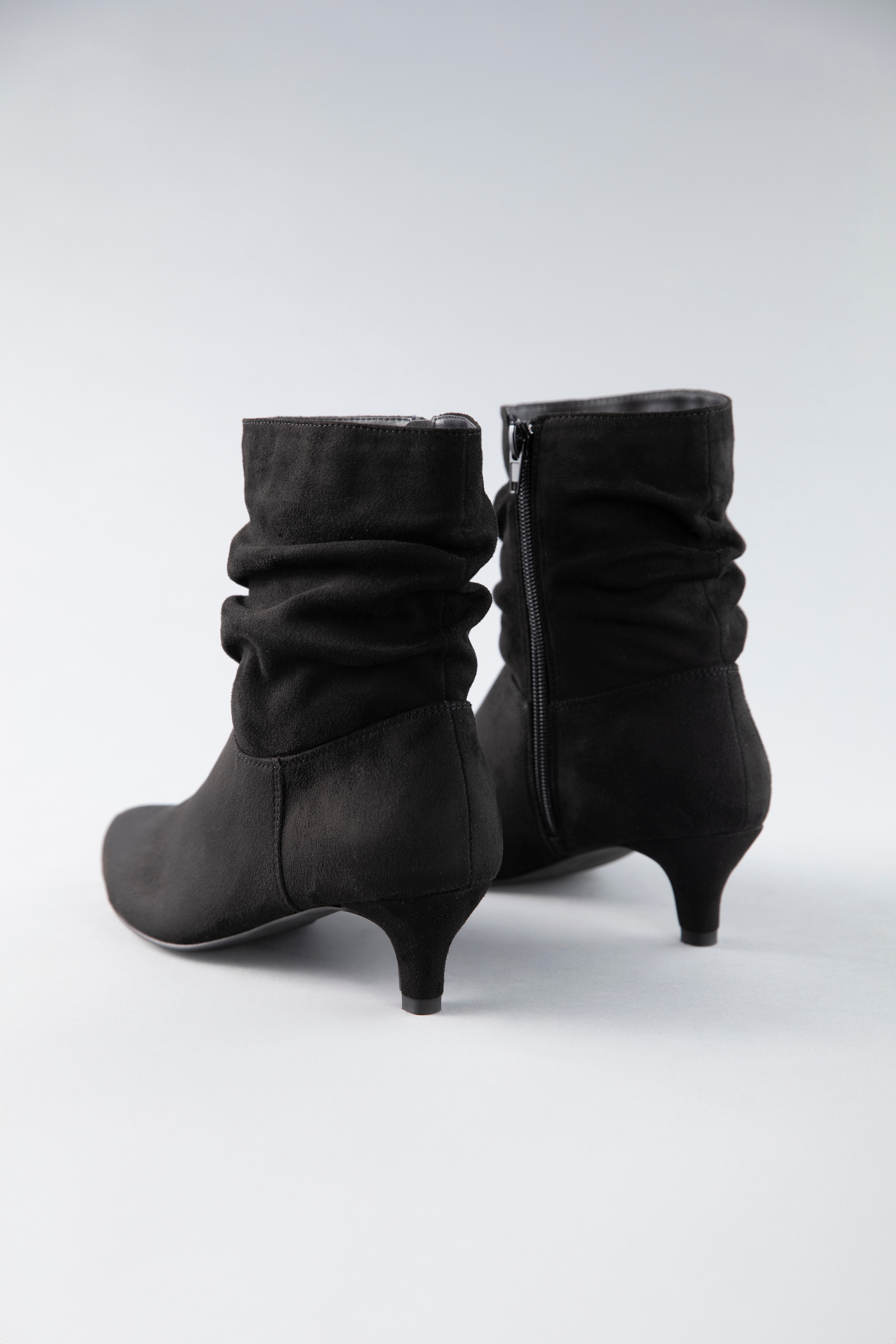Aniston SHOES Stiefelette Ankleboots mit slouchy Schaft und Reißverschluss