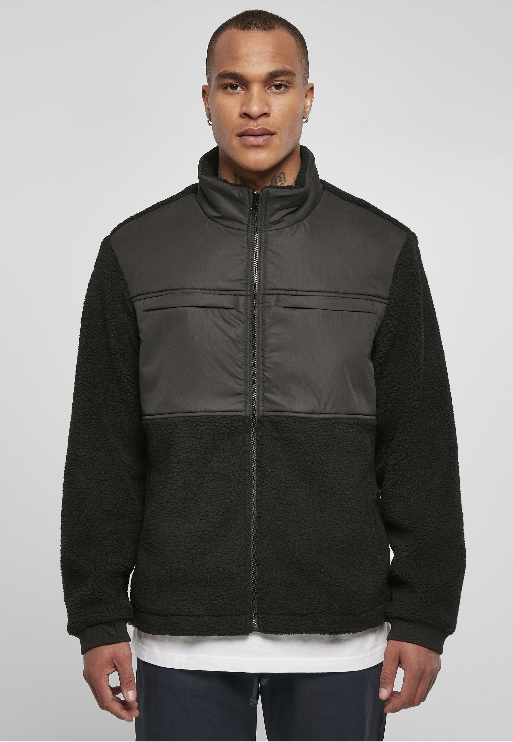 URBAN CLASSICS Winterjacke »Urban Classics Herren Patched Sherpa Jacket« 1 Stk. tlg. ohne Kapuze