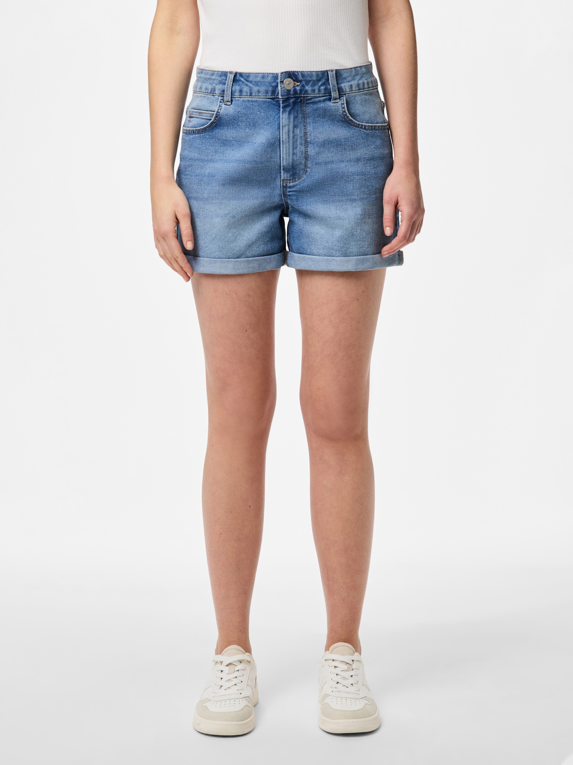 pieces Jeansshorts "PCPEGGY MW SHORTS LB NOOS BC" günstig online kaufen