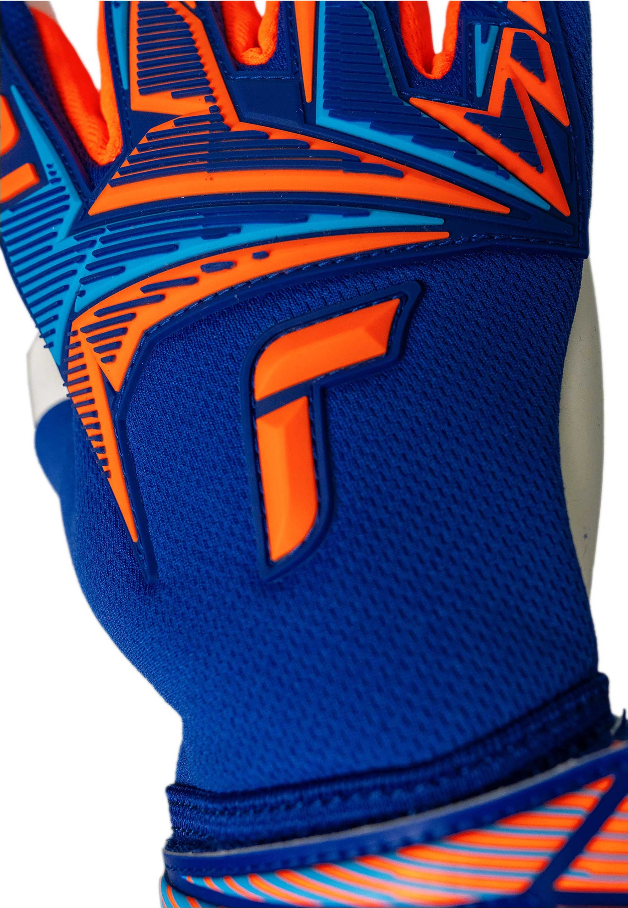 Reusch Torwarthandschuhe »Attrakt Freegel Advance« mit Komfort und zuverlässiger Stabilität