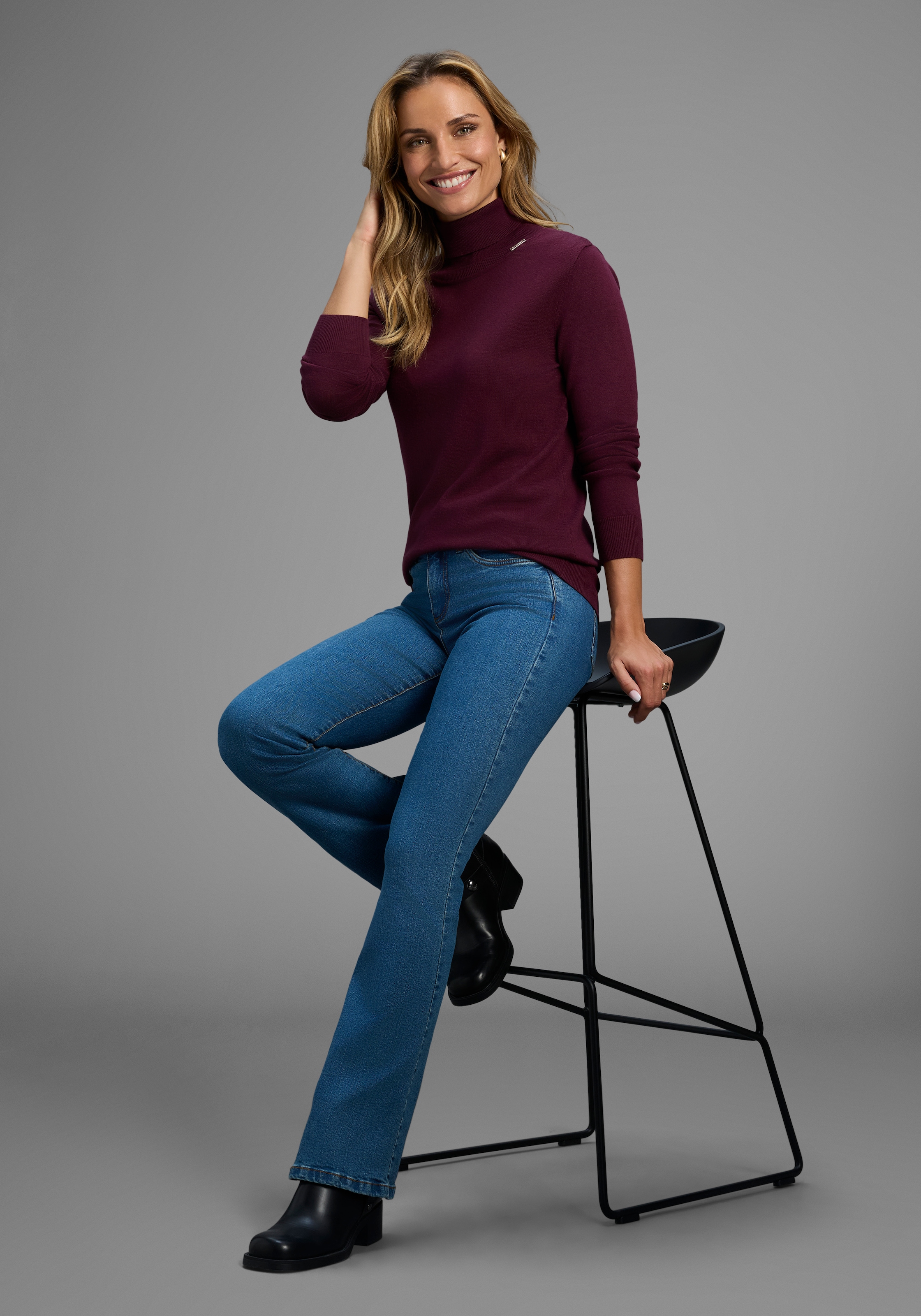 Arizona Bootcut-Jeans »Comfort-Fit«, ausgestellte Beinform, mit Eingrifftaschen, High-Waist