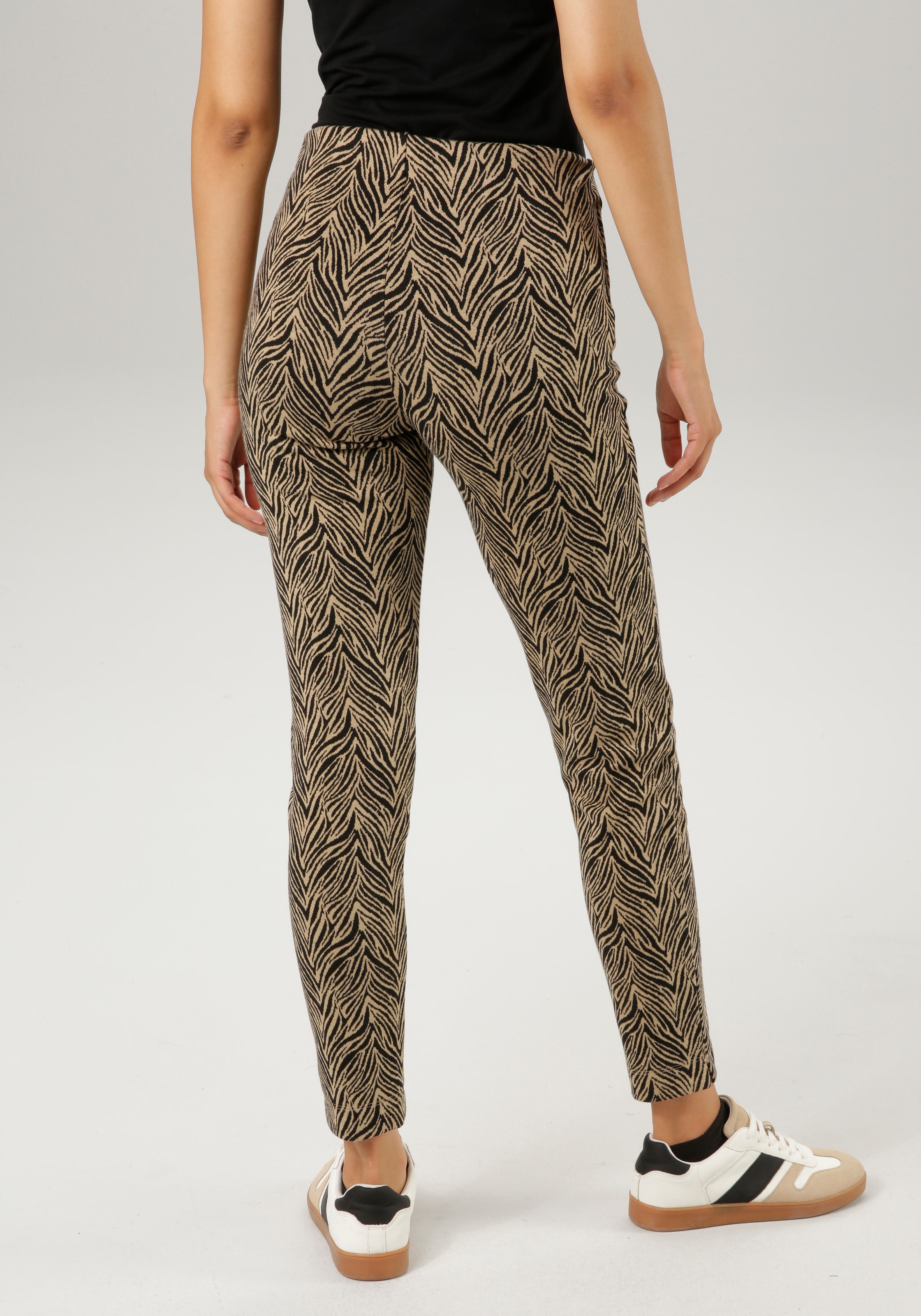 Aniston CASUAL Leggings, im Zebra-Look oder Karo-Dessin - chic sind beide günstig online kaufen