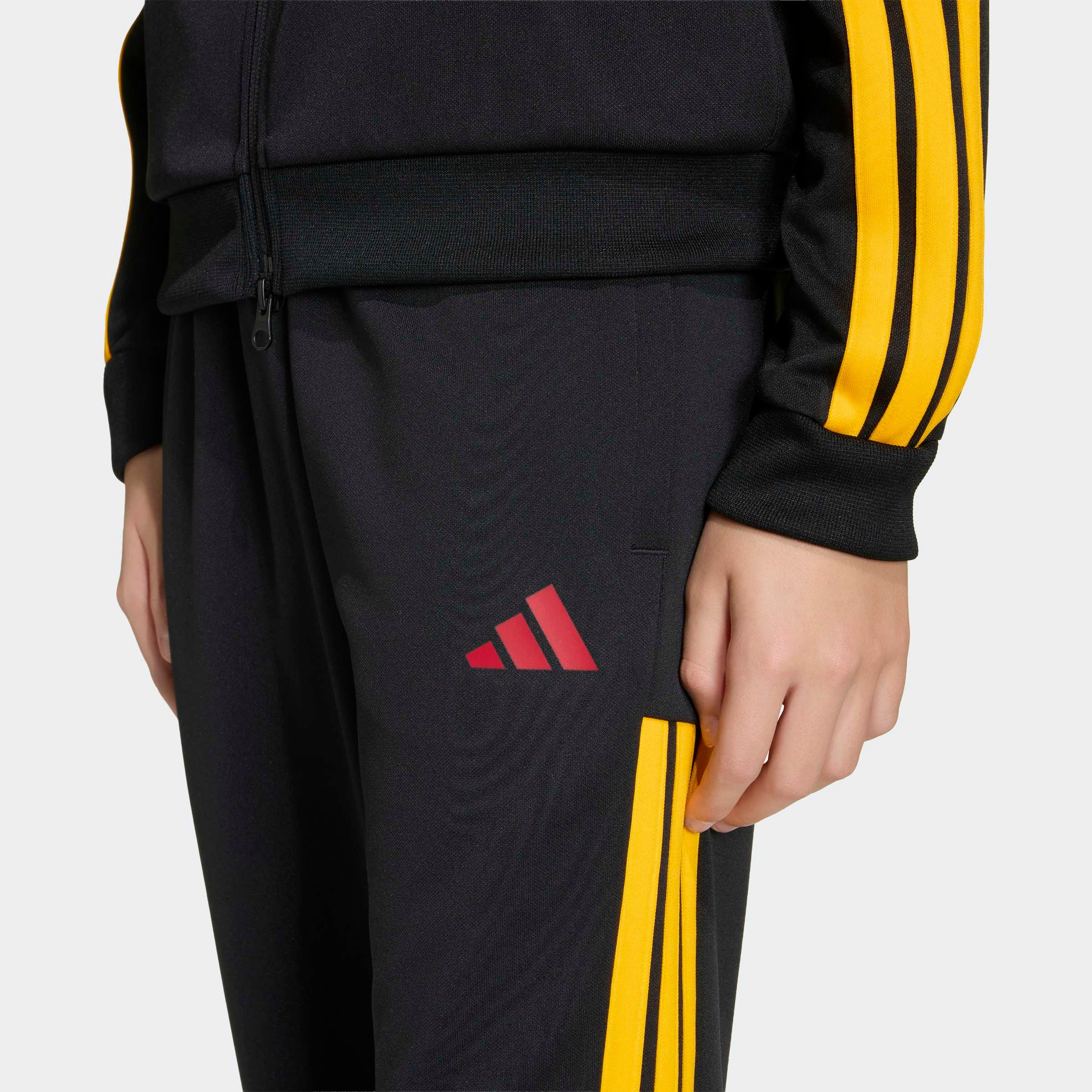 adidas Sportswear Sporthose »J HOT PANT«  mit normal-weiter Passform, ohne Verschluss