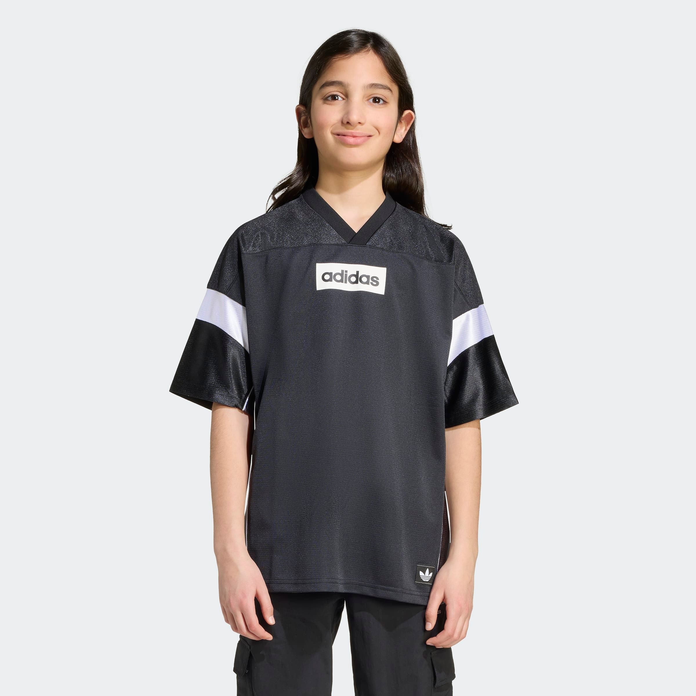 adidas Originals T-Shirt "JERSEY KIDS" sportlicher Stil, V-Ausschnitt, Oversize-Passform, aus Polyester