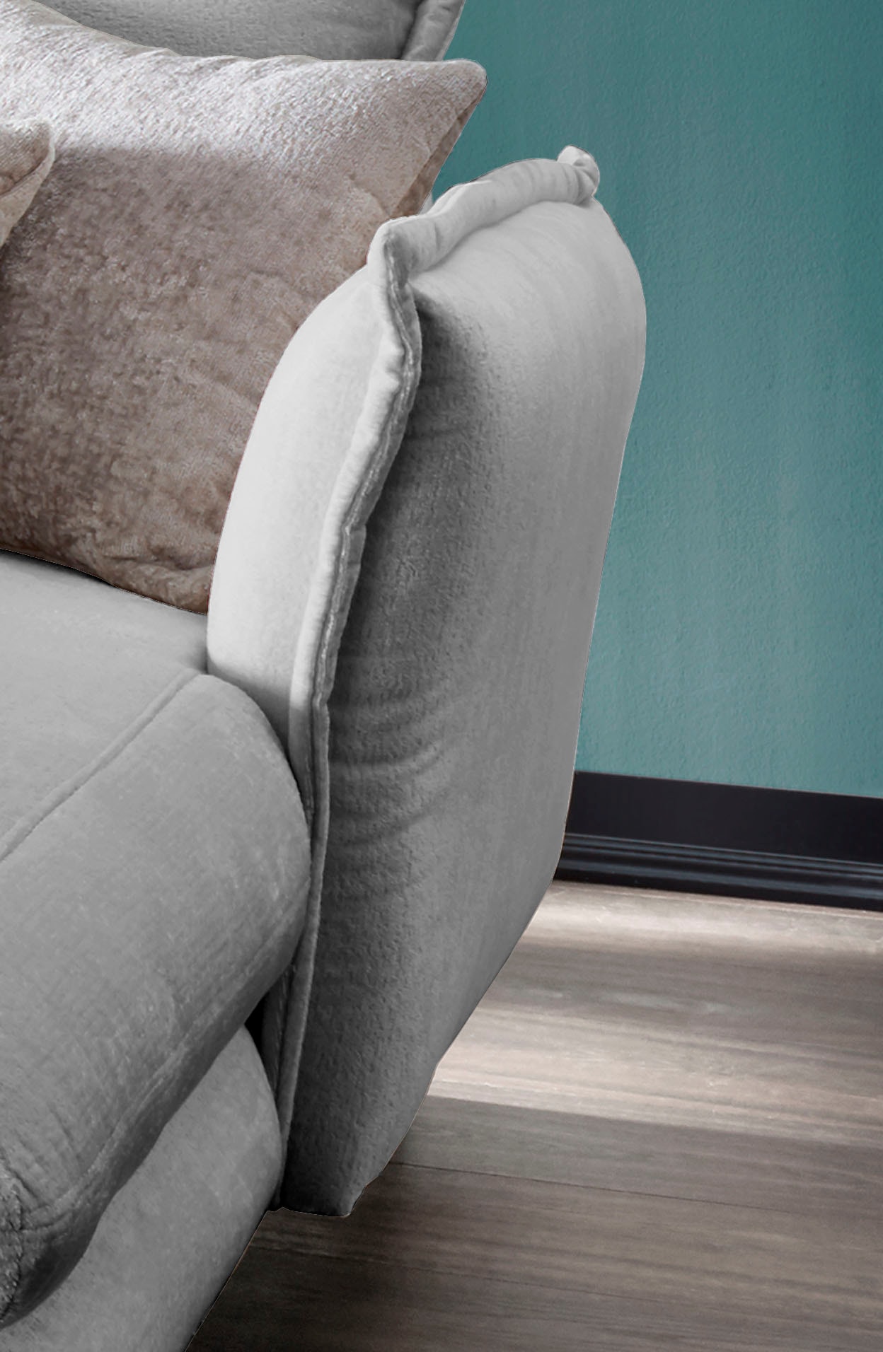 INOSIGN Ecksofa »Lazio modern und bequem, schmale Armlehnen, tolle Detailverarbeitung«, zwei verschiedene Fußfarben wählbar