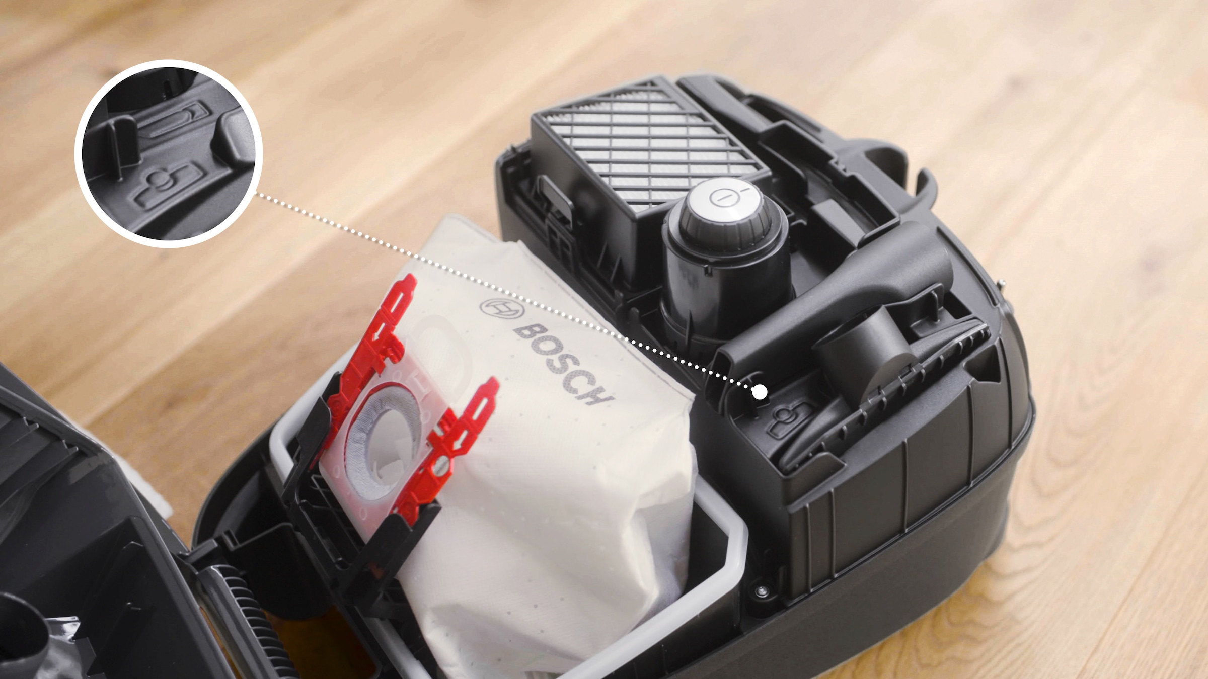 BOSCH Bodenstaubsauger »Serie 4 ProHygienic BGD41HYG, ideal für Allergiker, Hygiene-Filter«, 600 W, mit Beutel, 10 Jahre Motorgarantie, integriertes Zubehör, langes Kabel, weiß