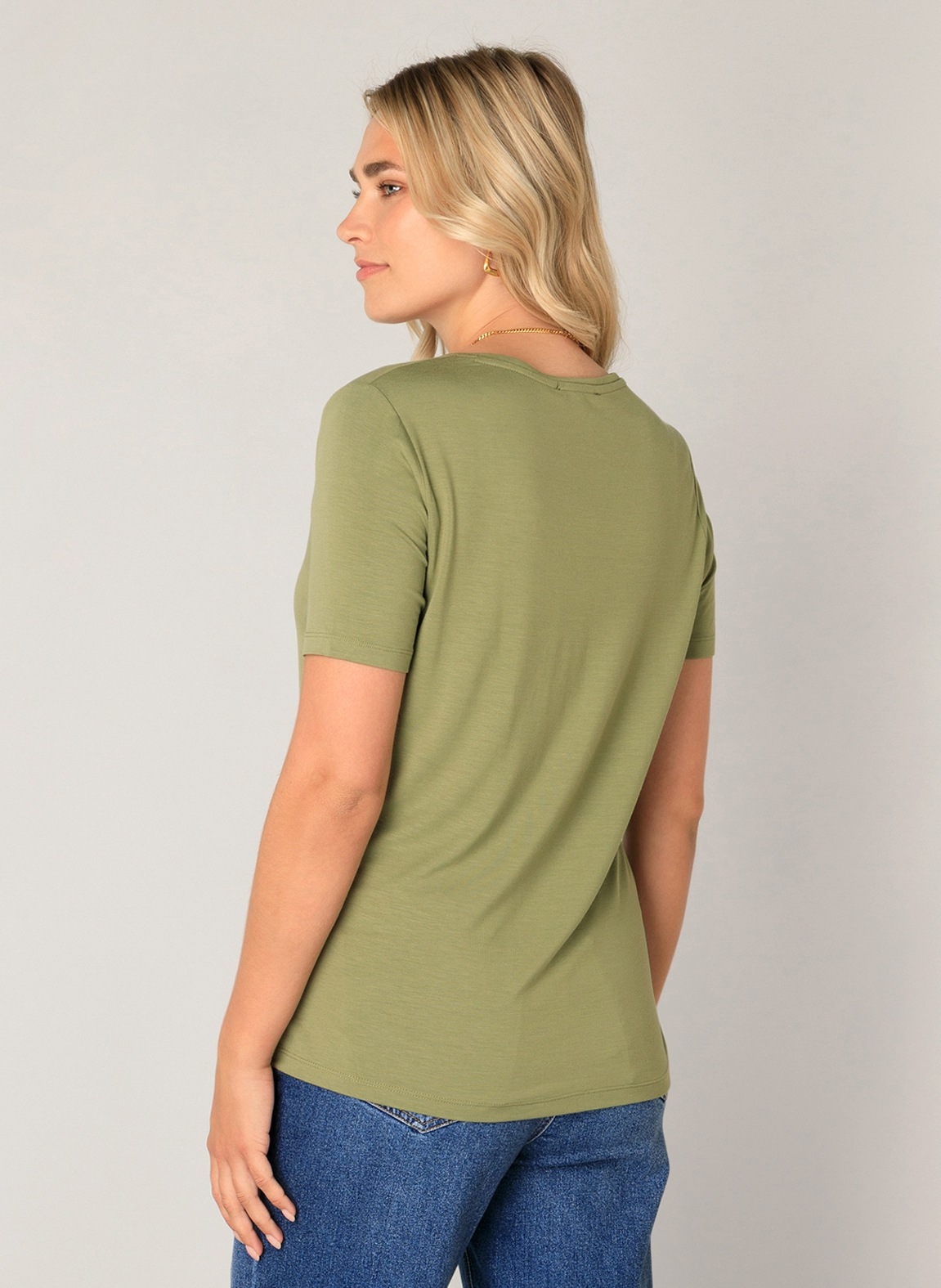 Base Level T-Shirt "Yanic" mit V-Ausschnitt günstig online kaufen