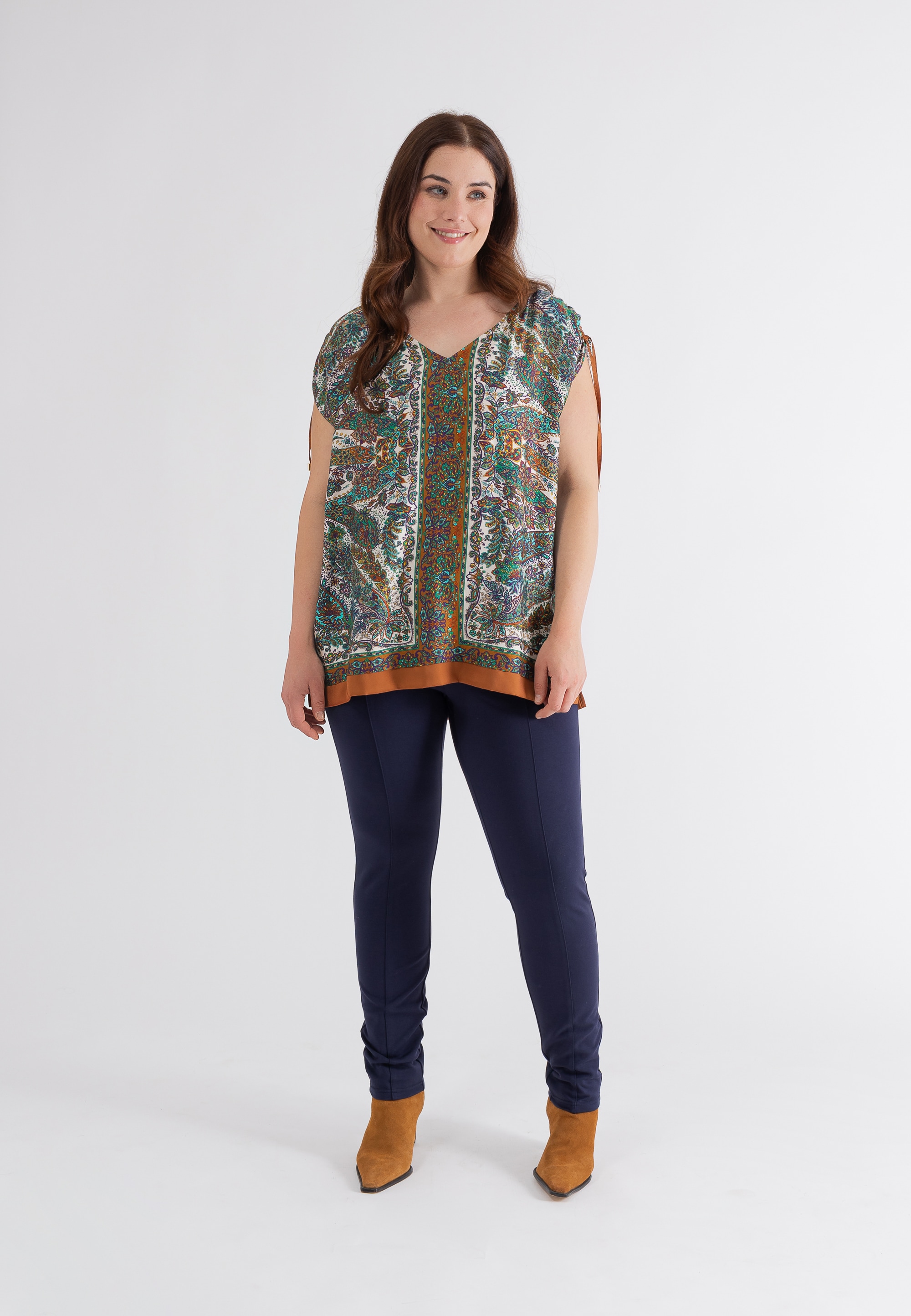 October Klassische Bluse, mit V-Ausschnitt und tollem Print