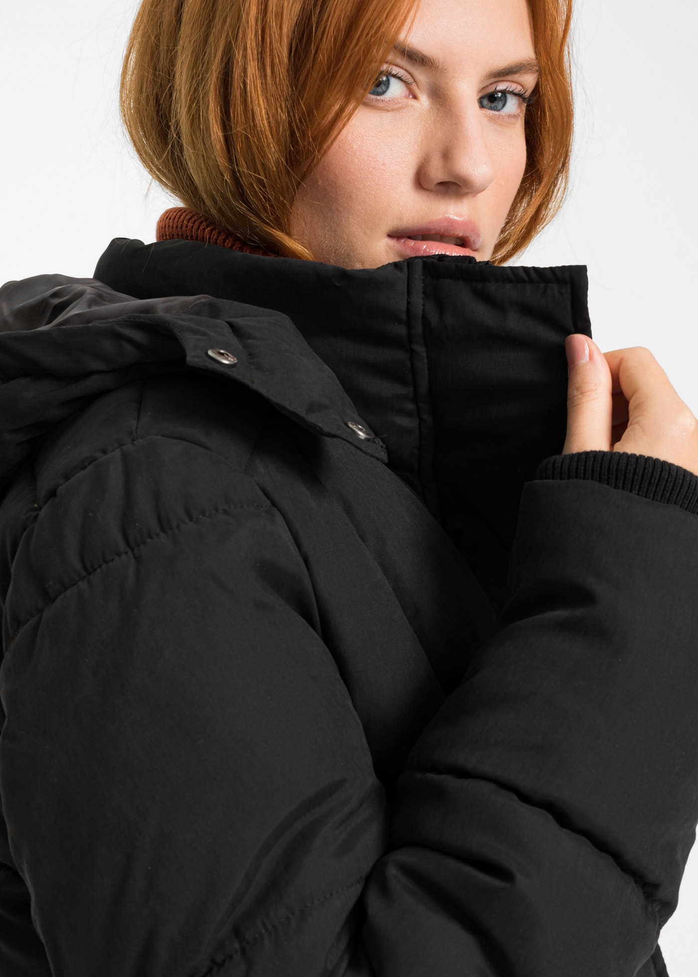 bonprix Winterjacke »Winterjacke mit verstellbarem Taillenbündchen« mit Kapuze Winterjacke mit abnehmbarer Kapuze und verstellbarem Taillenbündchen