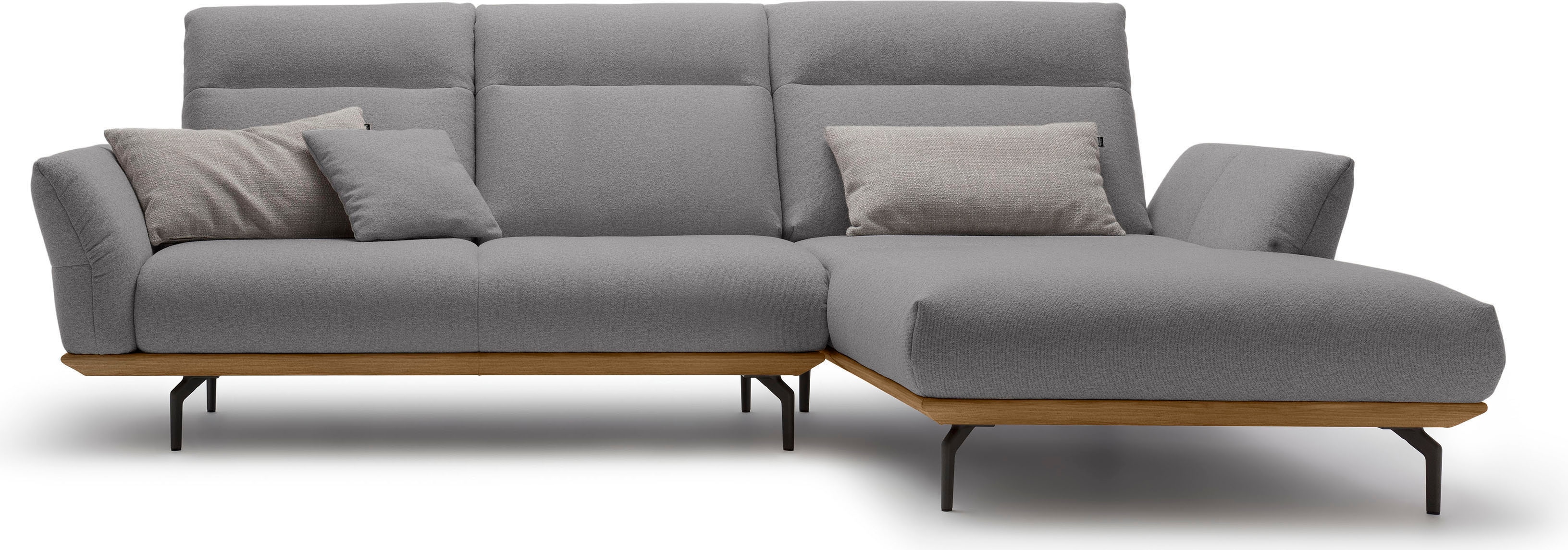Creation BY ROLF BENZ Ecksofa "CR.460 Designsofa, verstellbare Rückenlehne, hochwertig & bequem" Sockel in Nussbaum, Winkelfüße in Umbragrau, Breite 298 cm