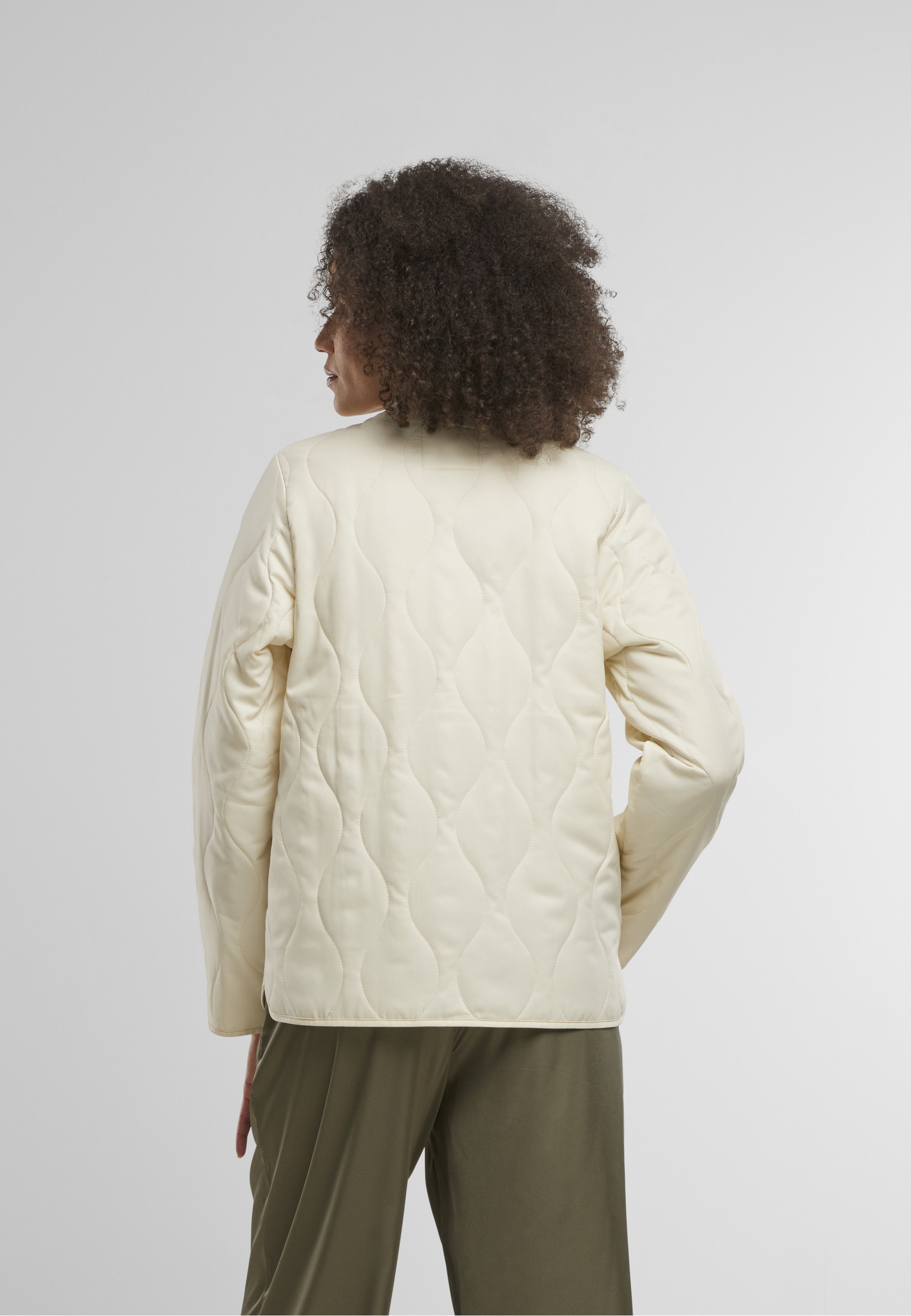 URBAN CLASSICS Allwetterjacke »Urban Classics Ladies Quilted Jacket« 1 Stk. tlg. ohne Kapuze