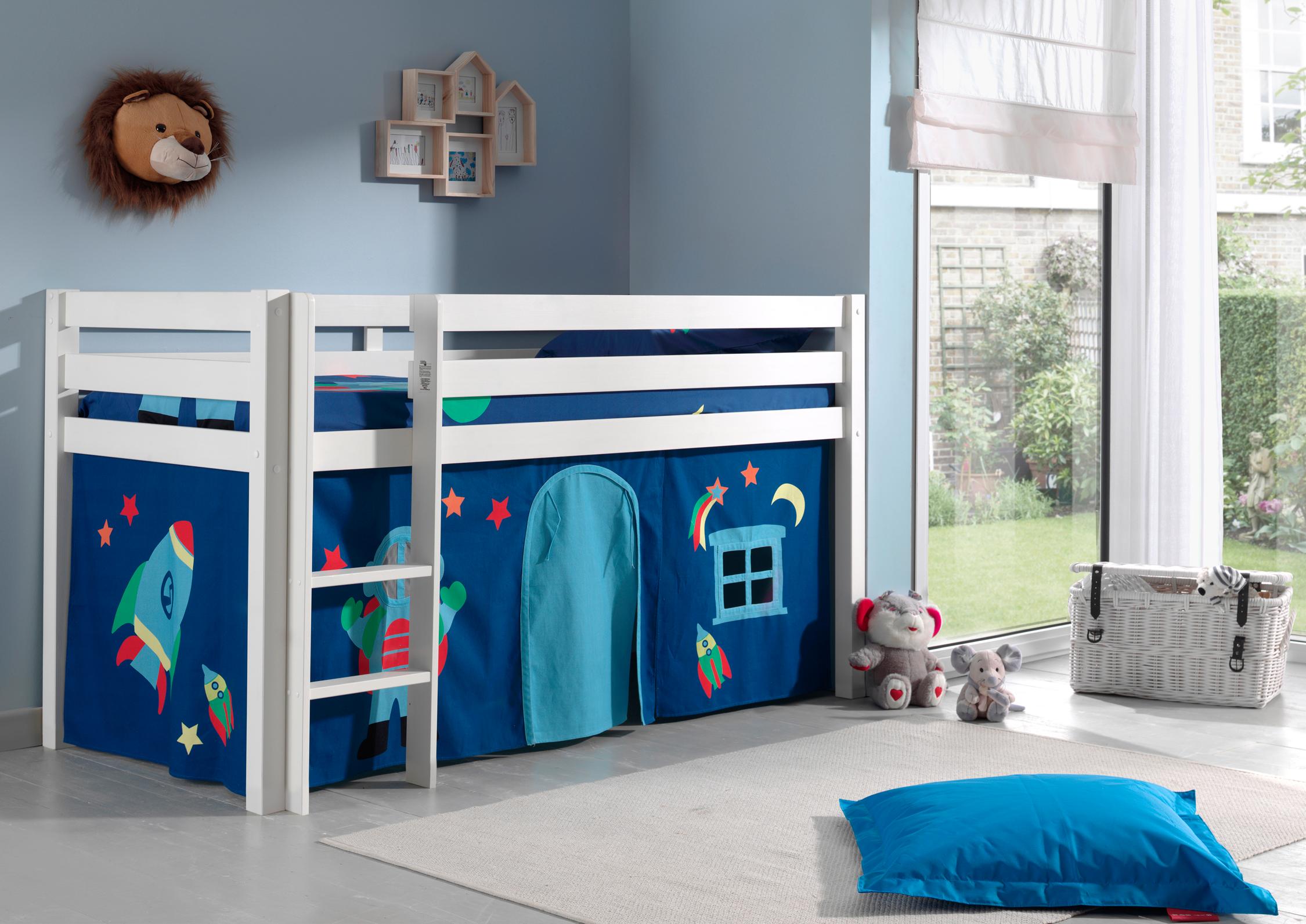 Vipack "Pino, Spielbett massiv Kiefer, stabil gebaut, 3 Korpusfarben zur Wahl" inkl. Rolllattenrost, Leiter und Absturzschutz, mit oder ohne Rutsche, Textil-Set "Astronaut", inkl. Vorhang, mit oder ohne Tunnel