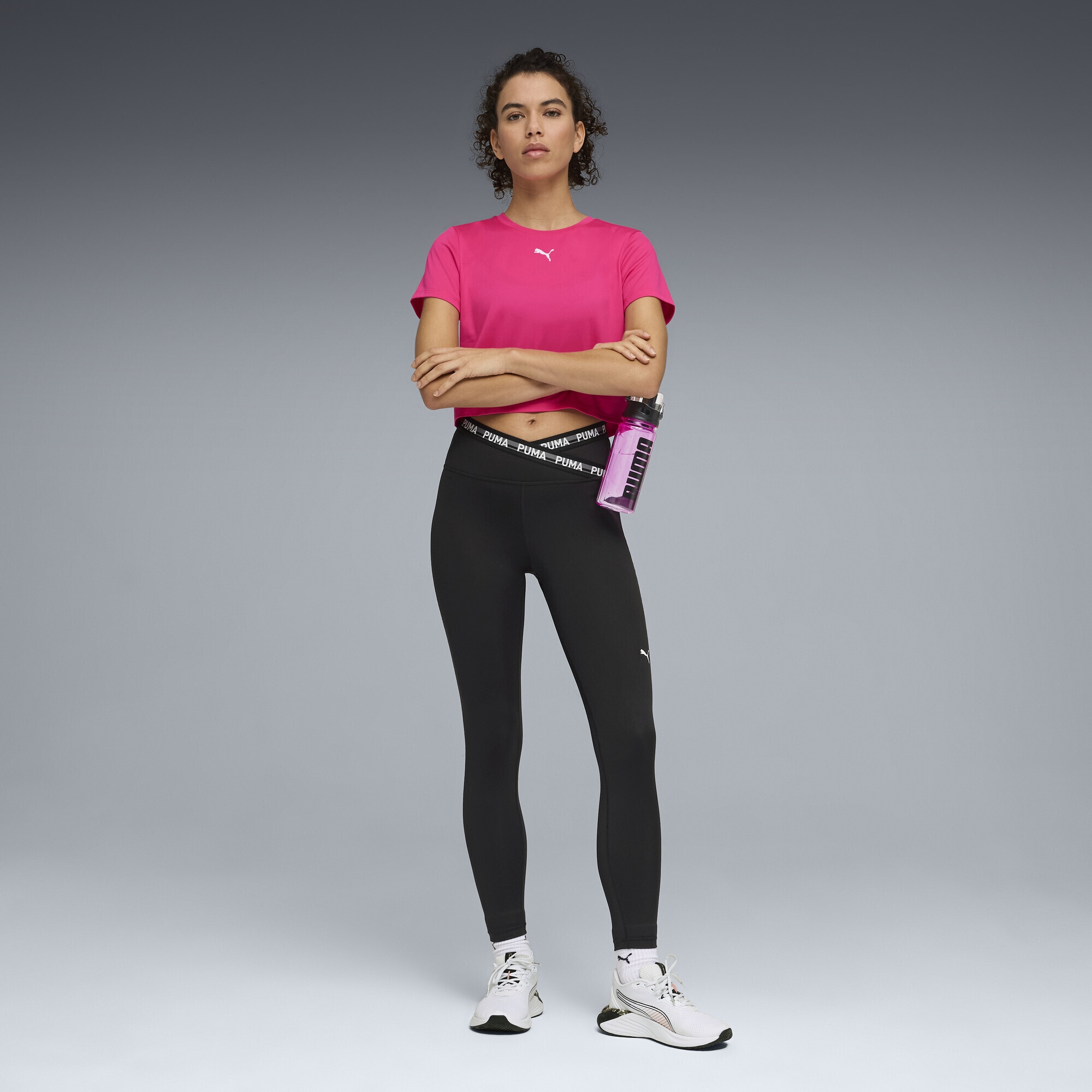 PUMA Trainingsshirt »TAD ESSENTIALS Kurzes figurbetontes T-Shirt Damen«