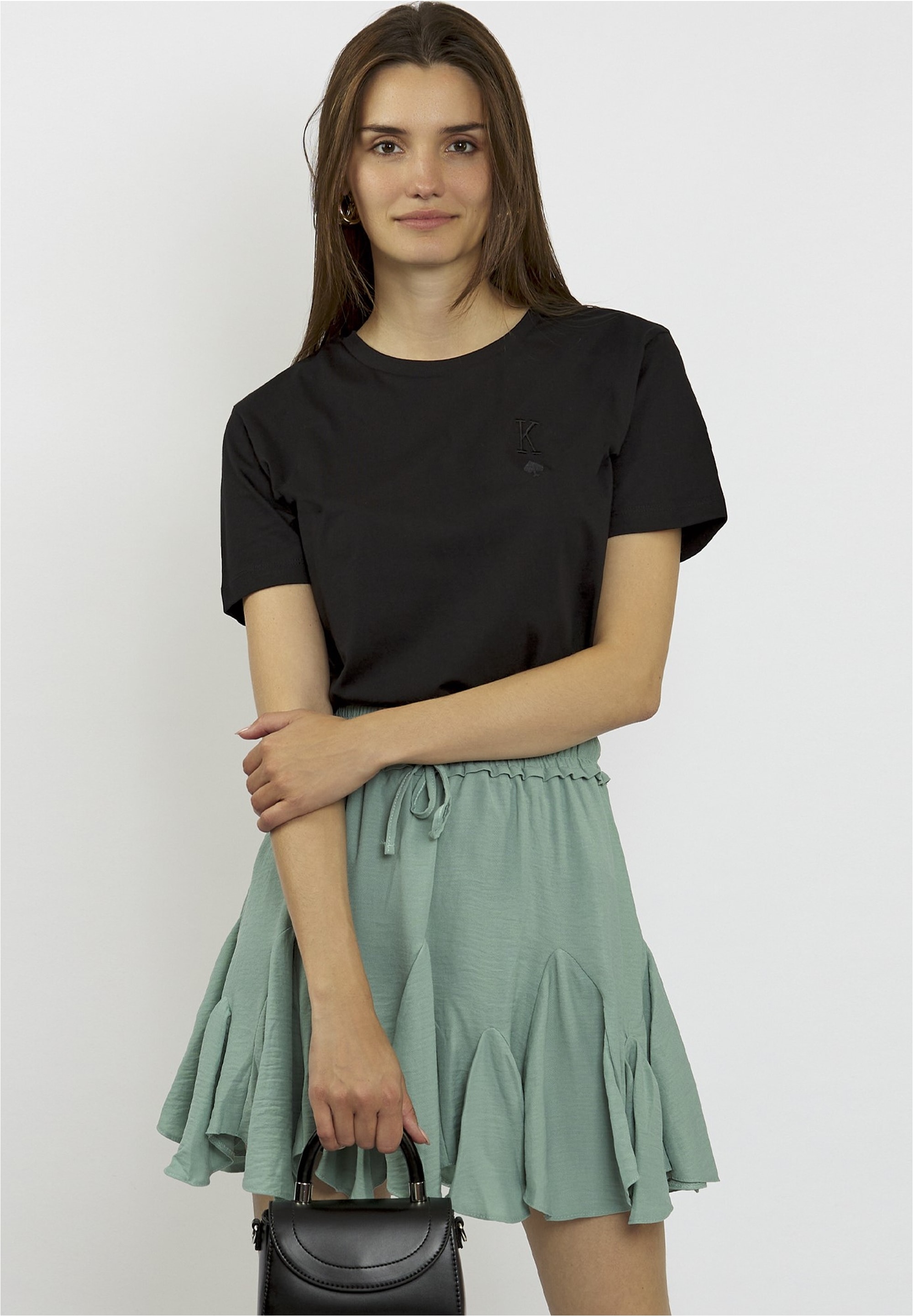 freshlions T-Shirt "Embroidere", 1 Stk. mit kleiner Stickerei auf der Brust günstig online kaufen