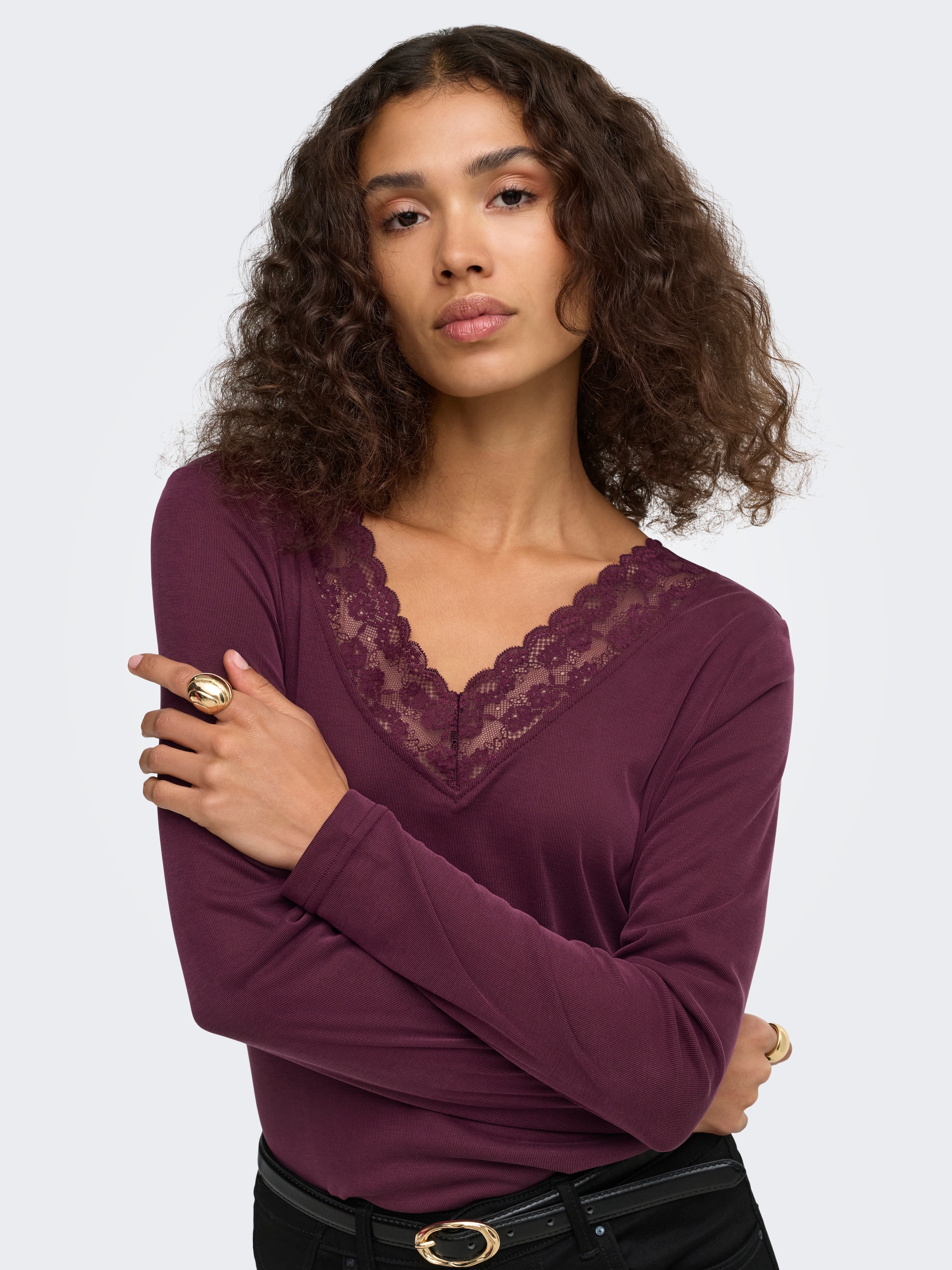 ONLY Langarmshirt »ONLIDA L/S V NECK LACE TOP CS JRS« Viskosemischung, regular fit