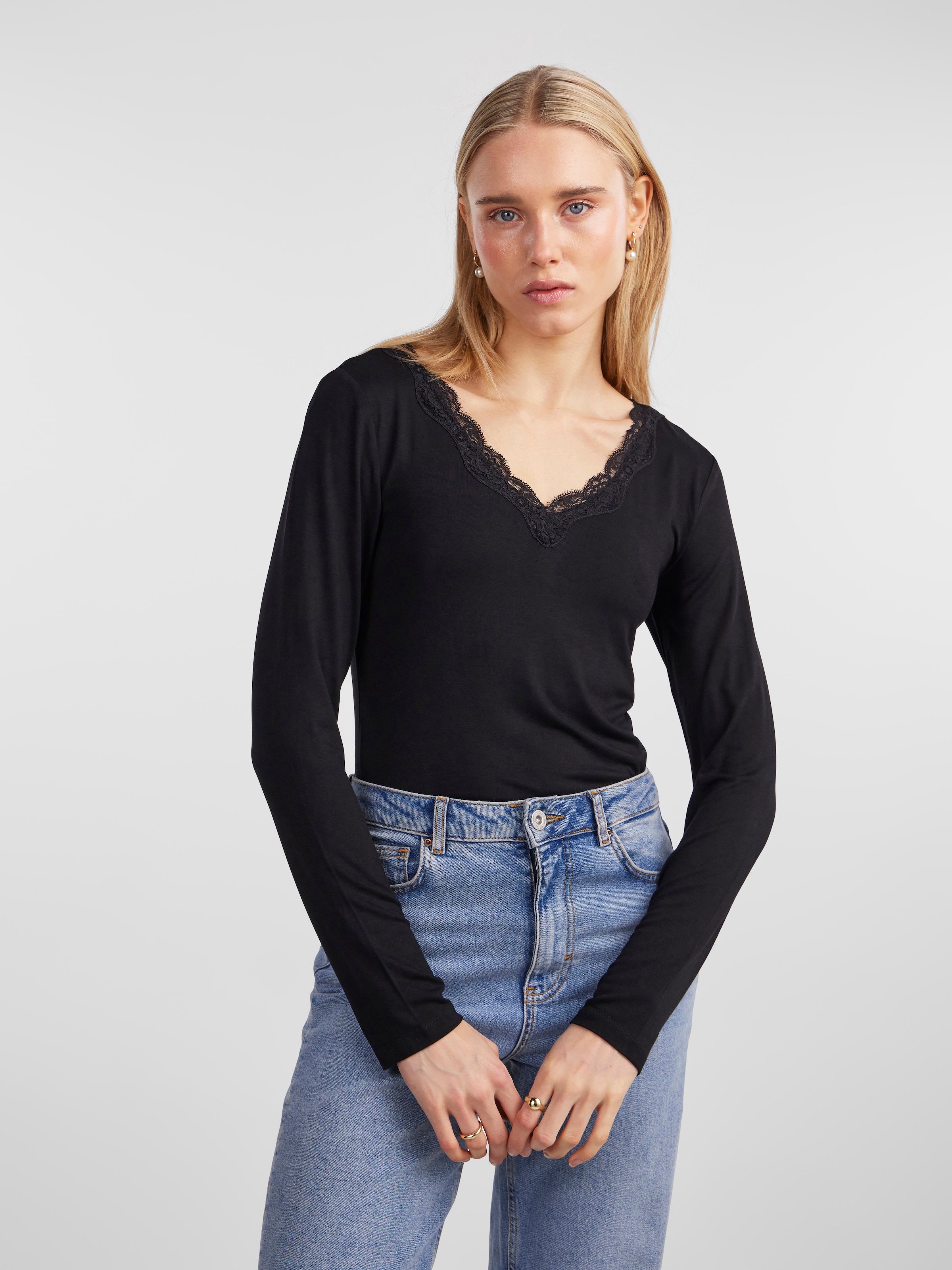 pieces V-Shirt "PCBARBERA LS LACE TOP NOOS BC" günstig online kaufen