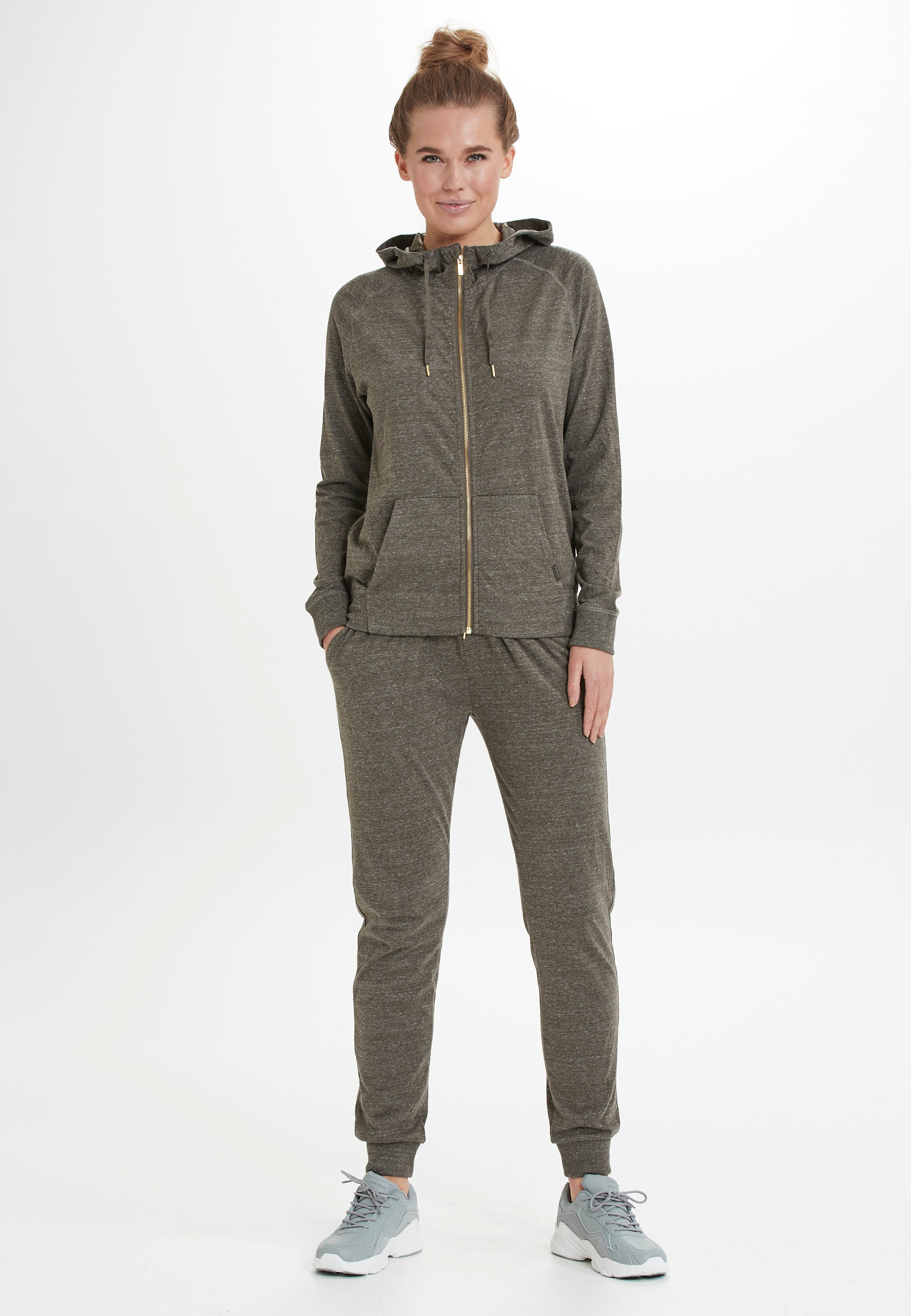 ATHLECIA Sweathose »CHESTINE«, mit bequemem Komfortbund