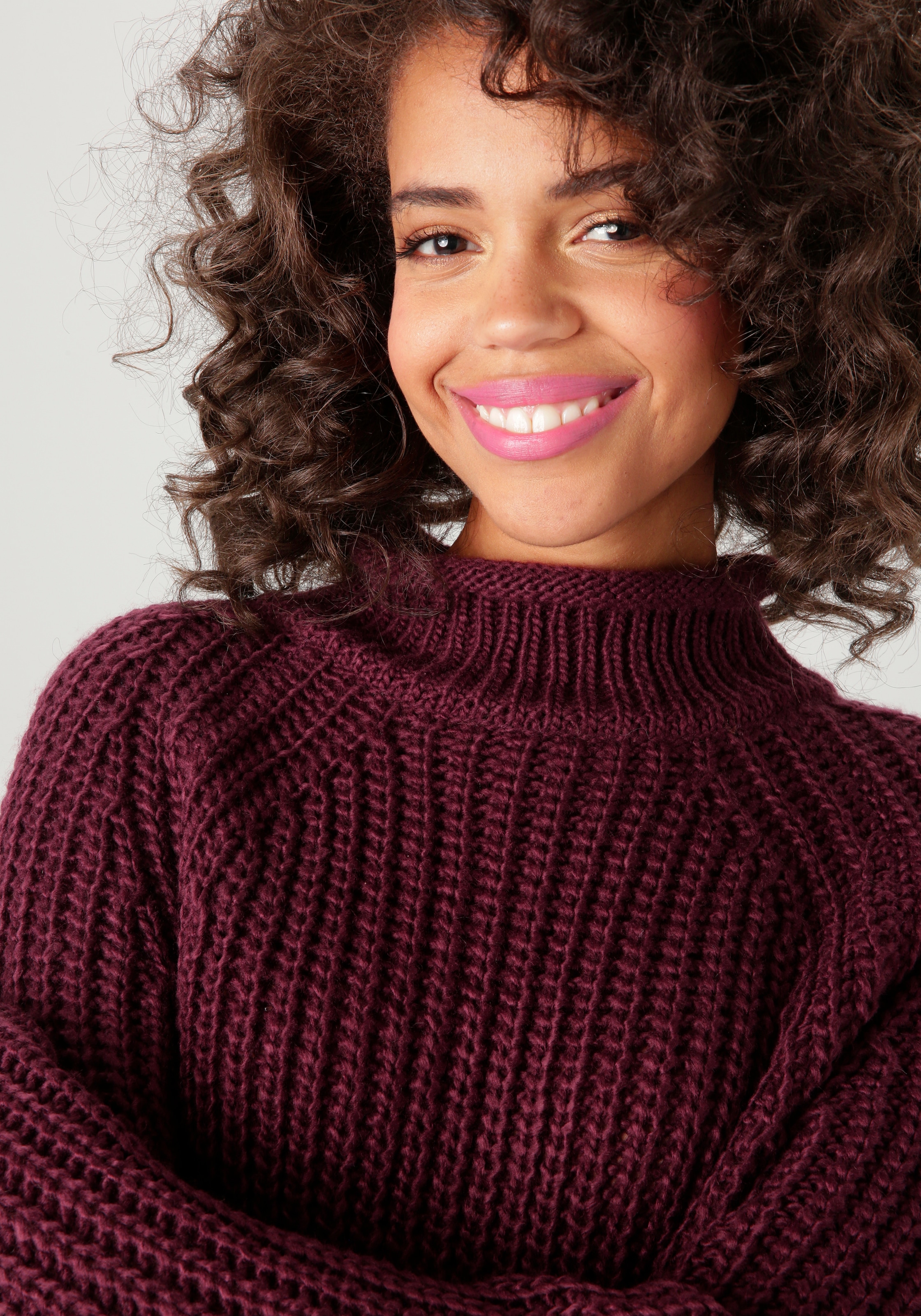 Aniston CASUAL Strickpullover, mit Rollkante am Stehkragen